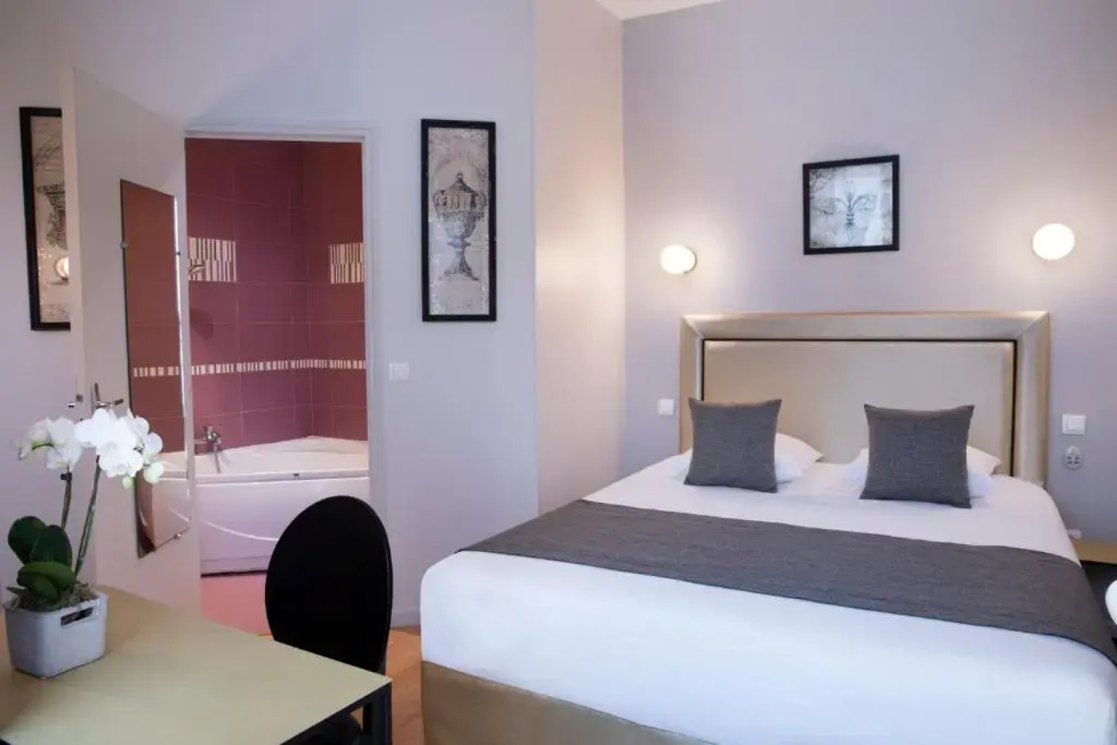 A l'Hotel des Roys