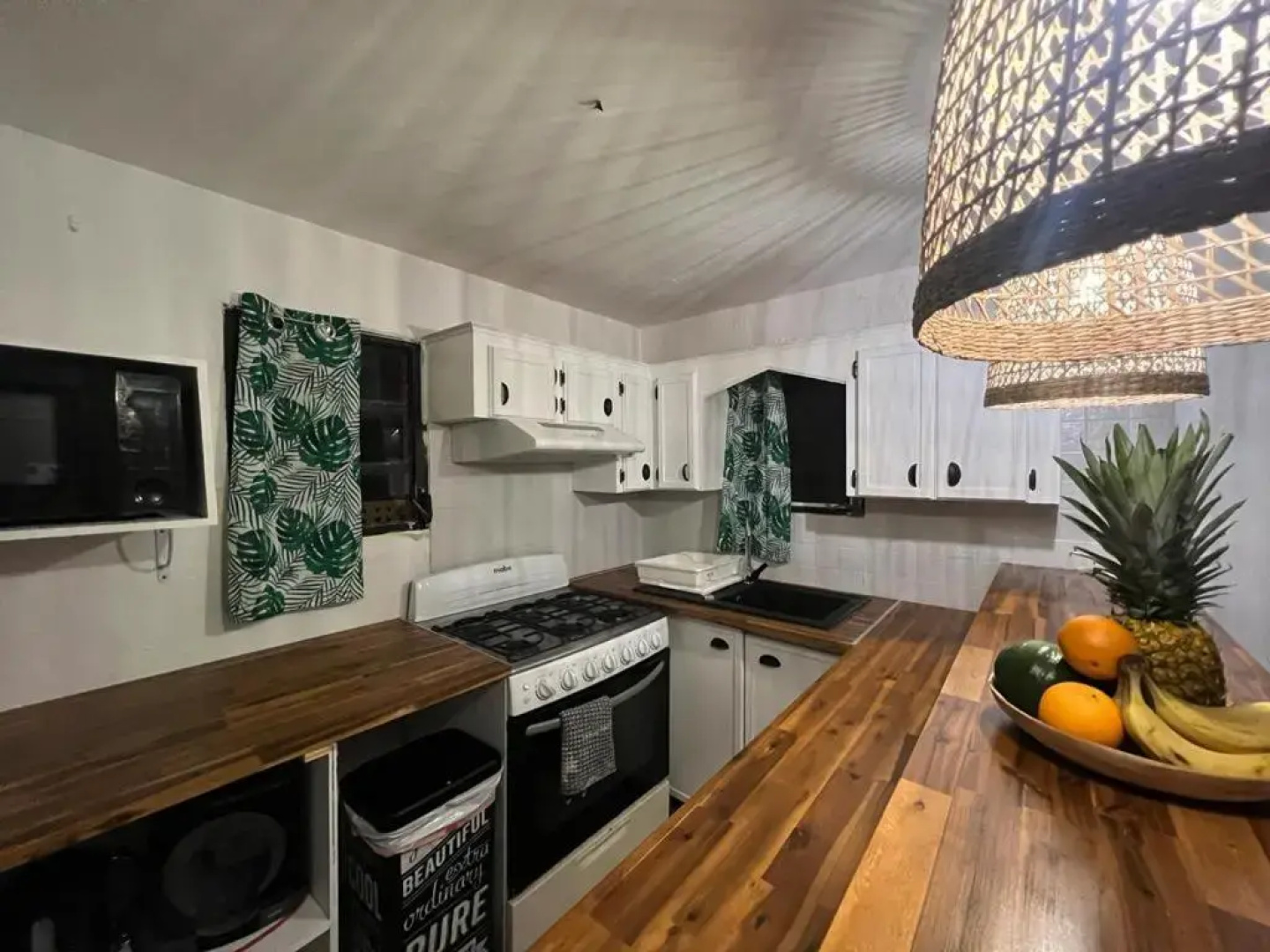 Over The Hill - Guesthouse & Residence
