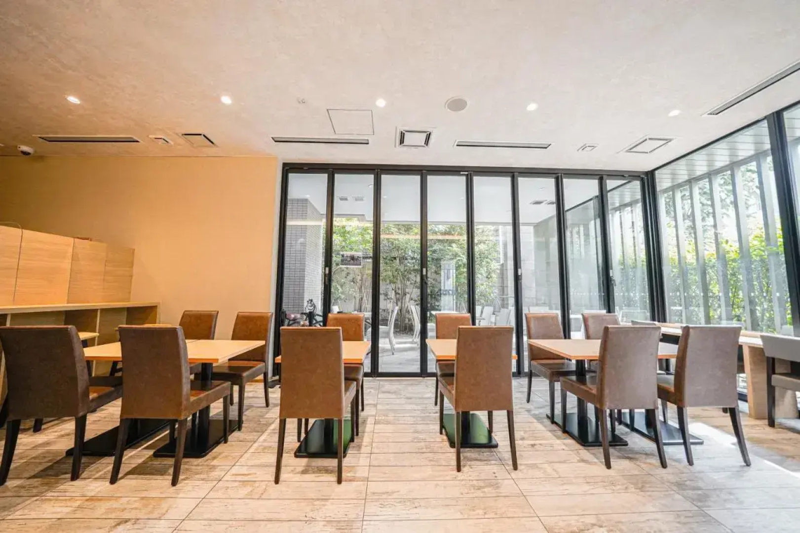 Quintessa Hotel Tokyo Haneda Comic & Books