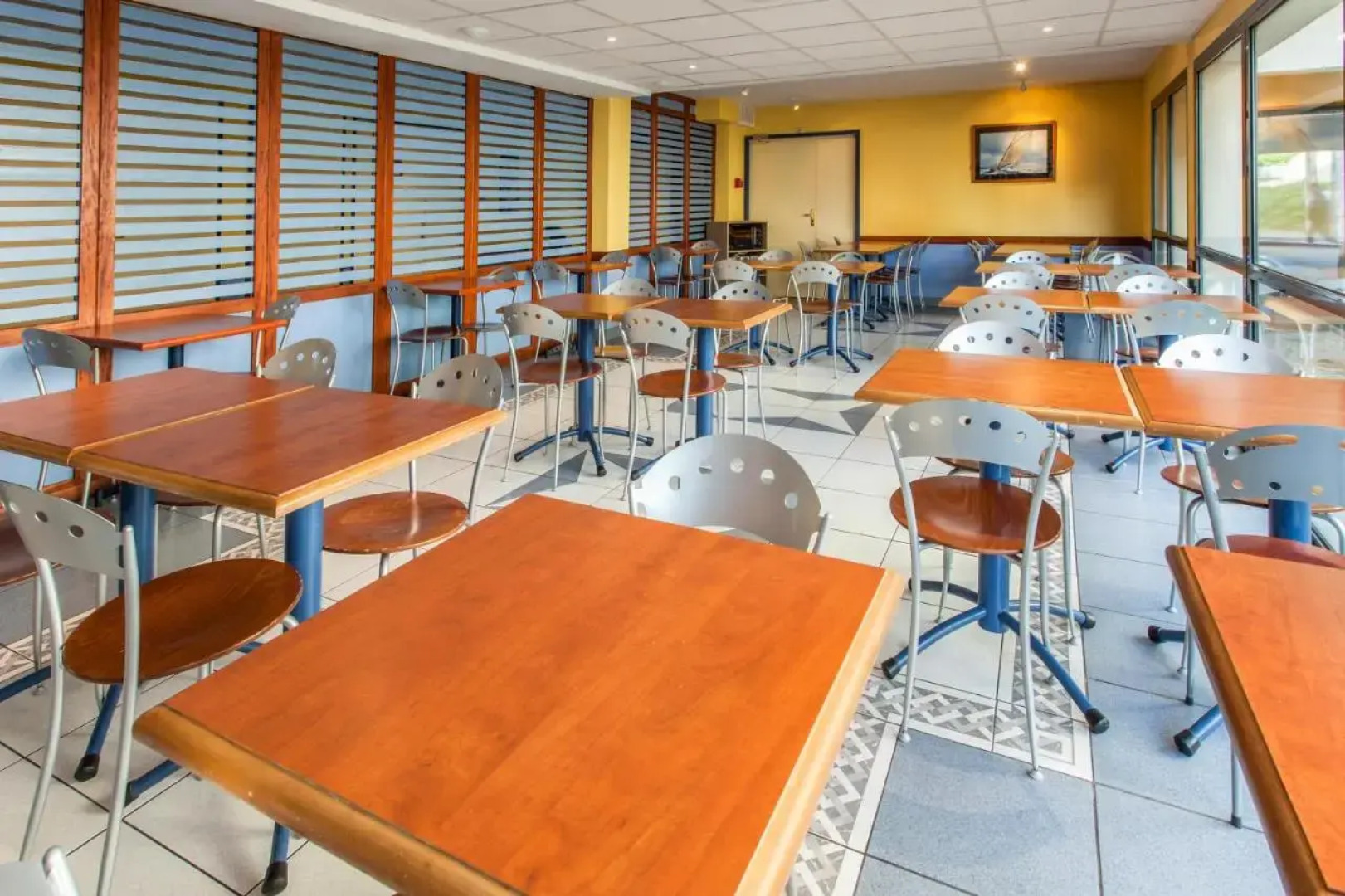 B&B HOTEL La Rochelle Centre les Minimes