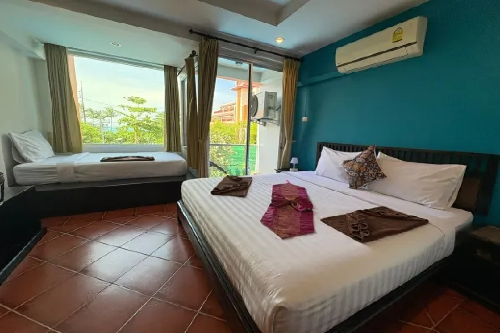 Отель Porterhouse Beach