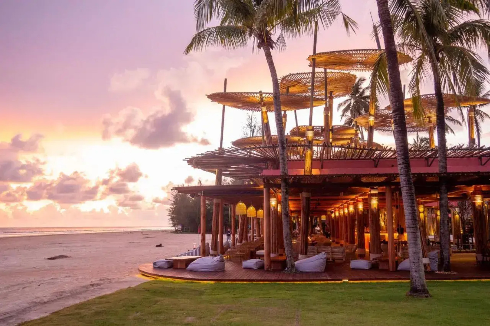 Отель Apsara Beachfront Resort and Villa 