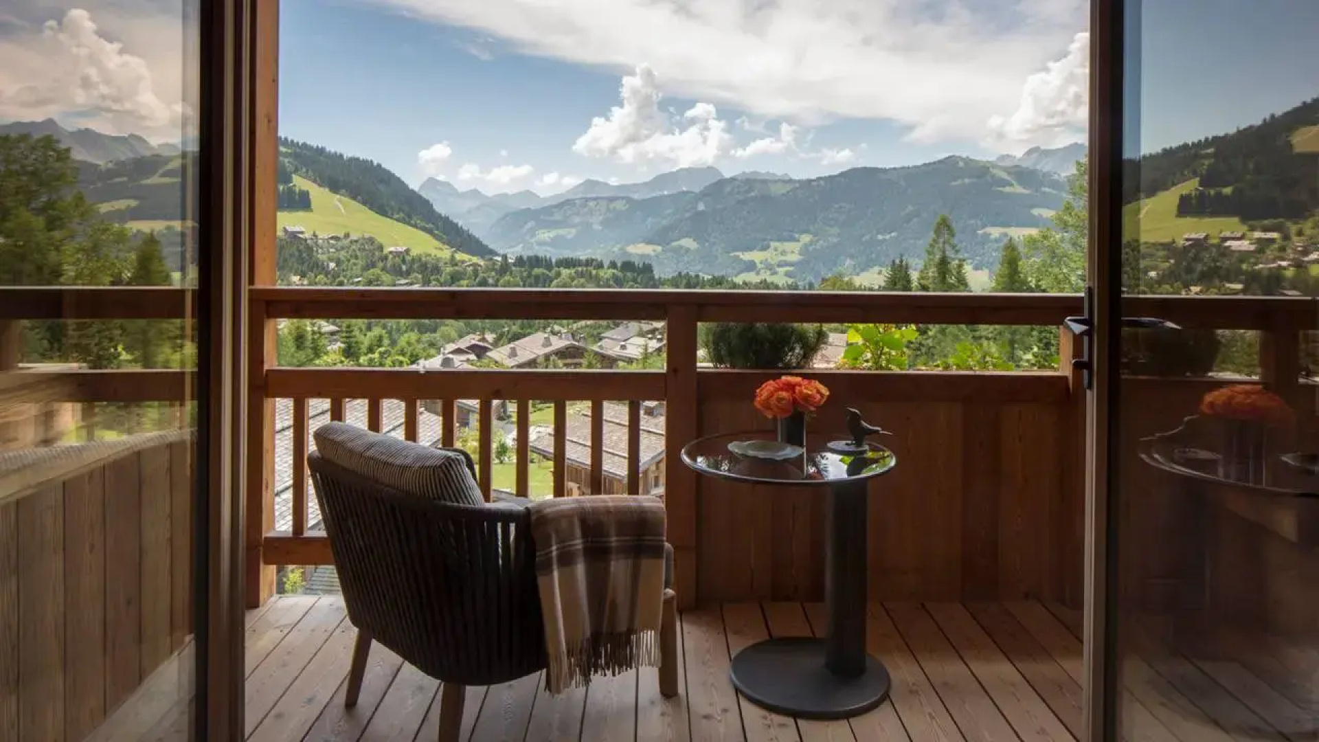 Отель Four Seasons Hotel Megeve