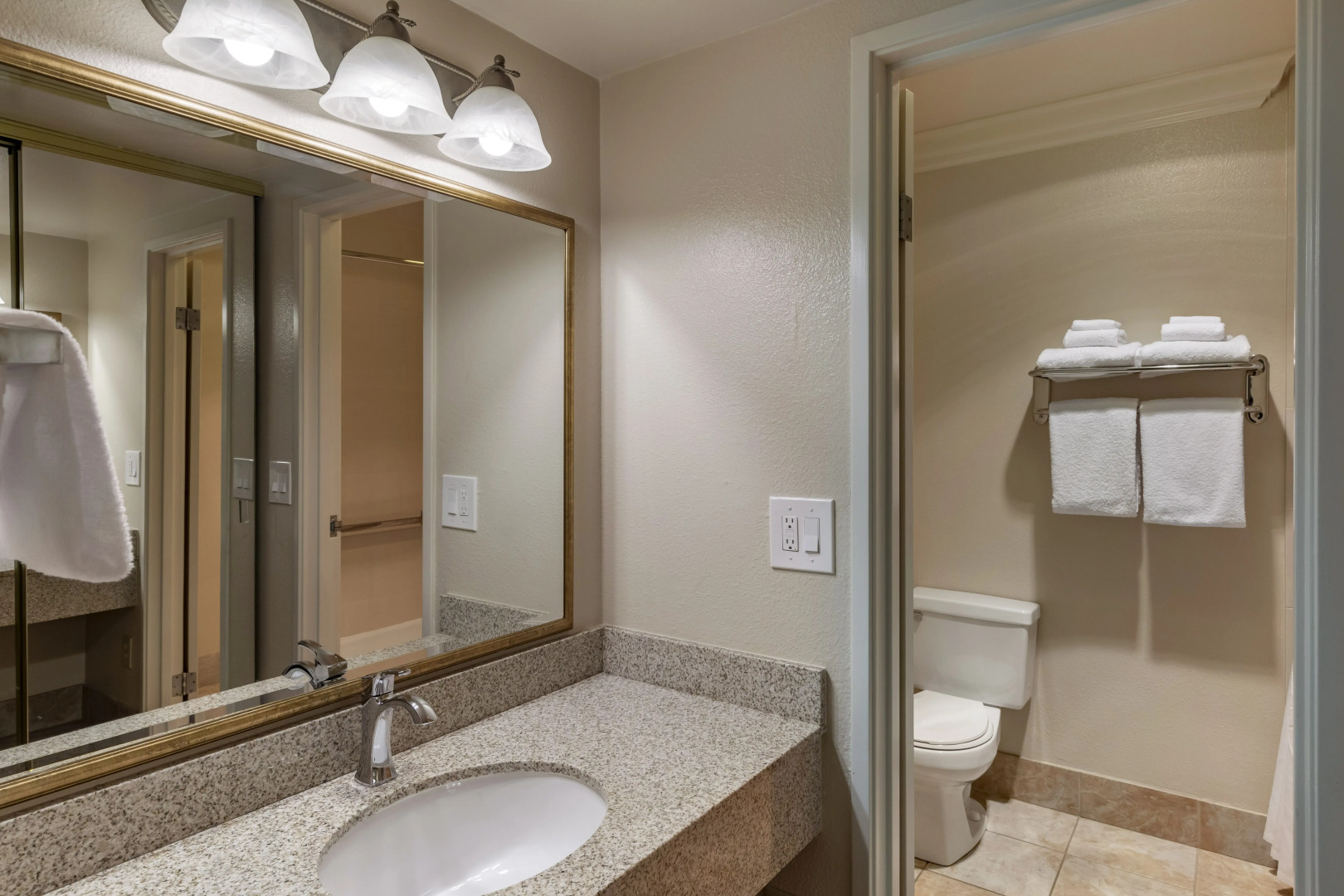 Best Western Plus Royal Oak Hotel