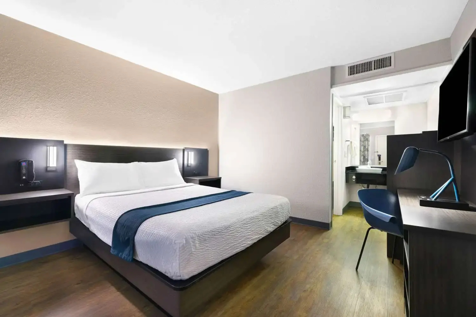 Motel 6 Issaquah, WA - Seattle - East