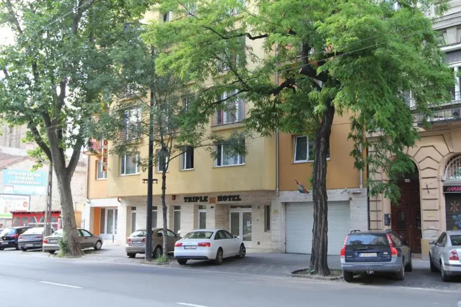 Отель Triple M