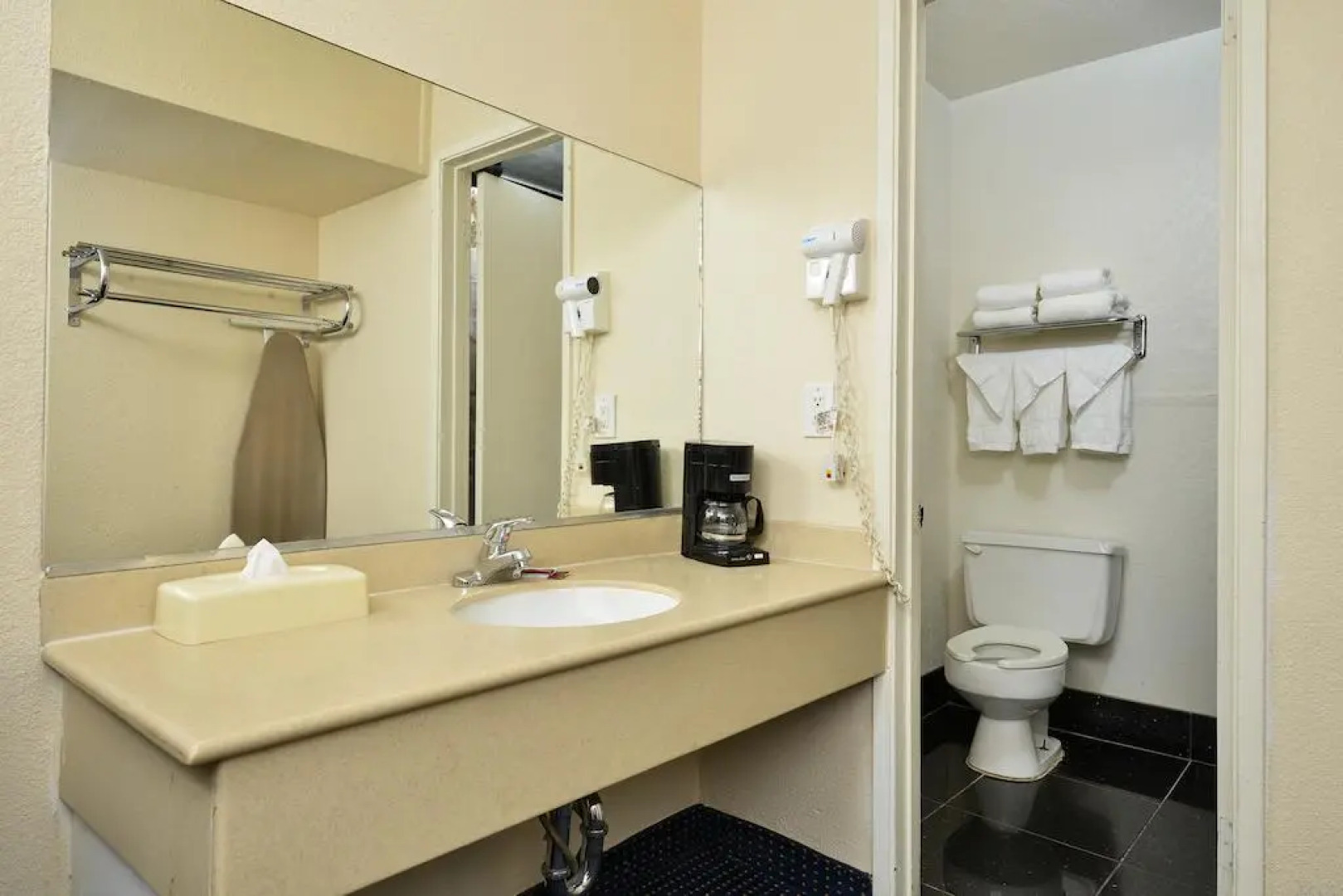 Classic Inn & Suites