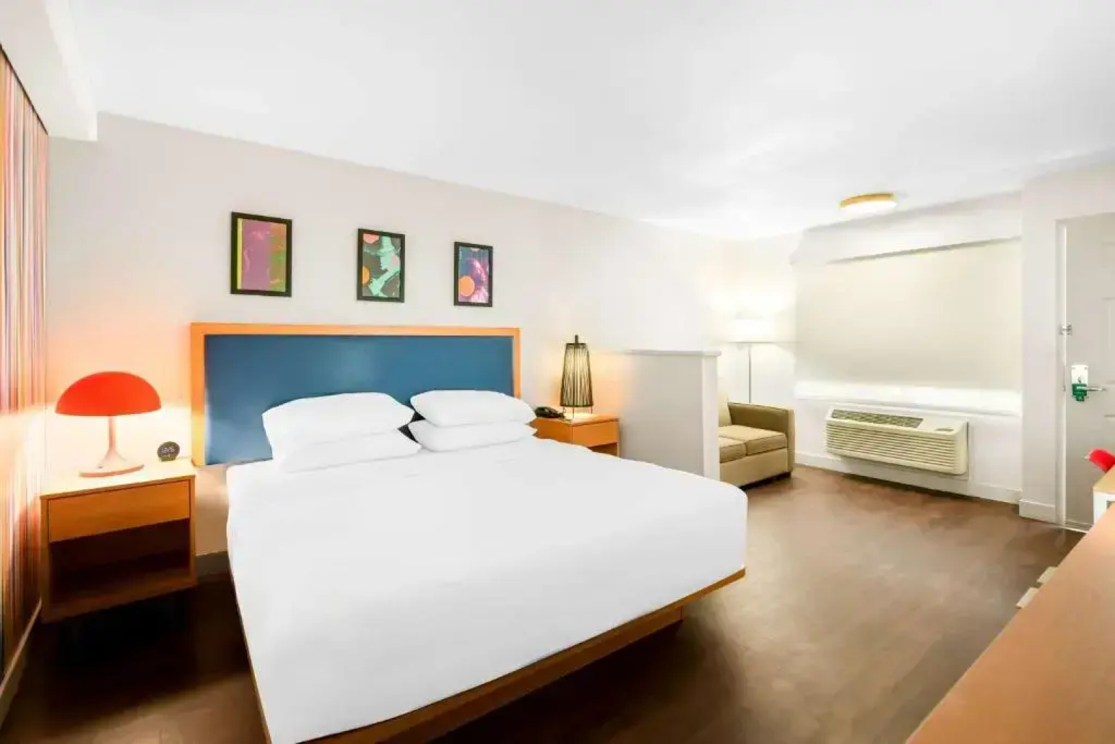 Отель Signature Inn