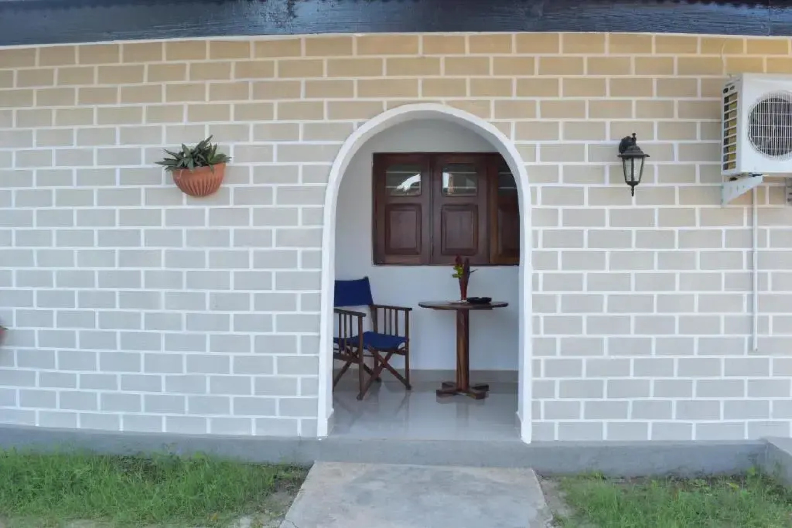 Chukwani Executive Inn
