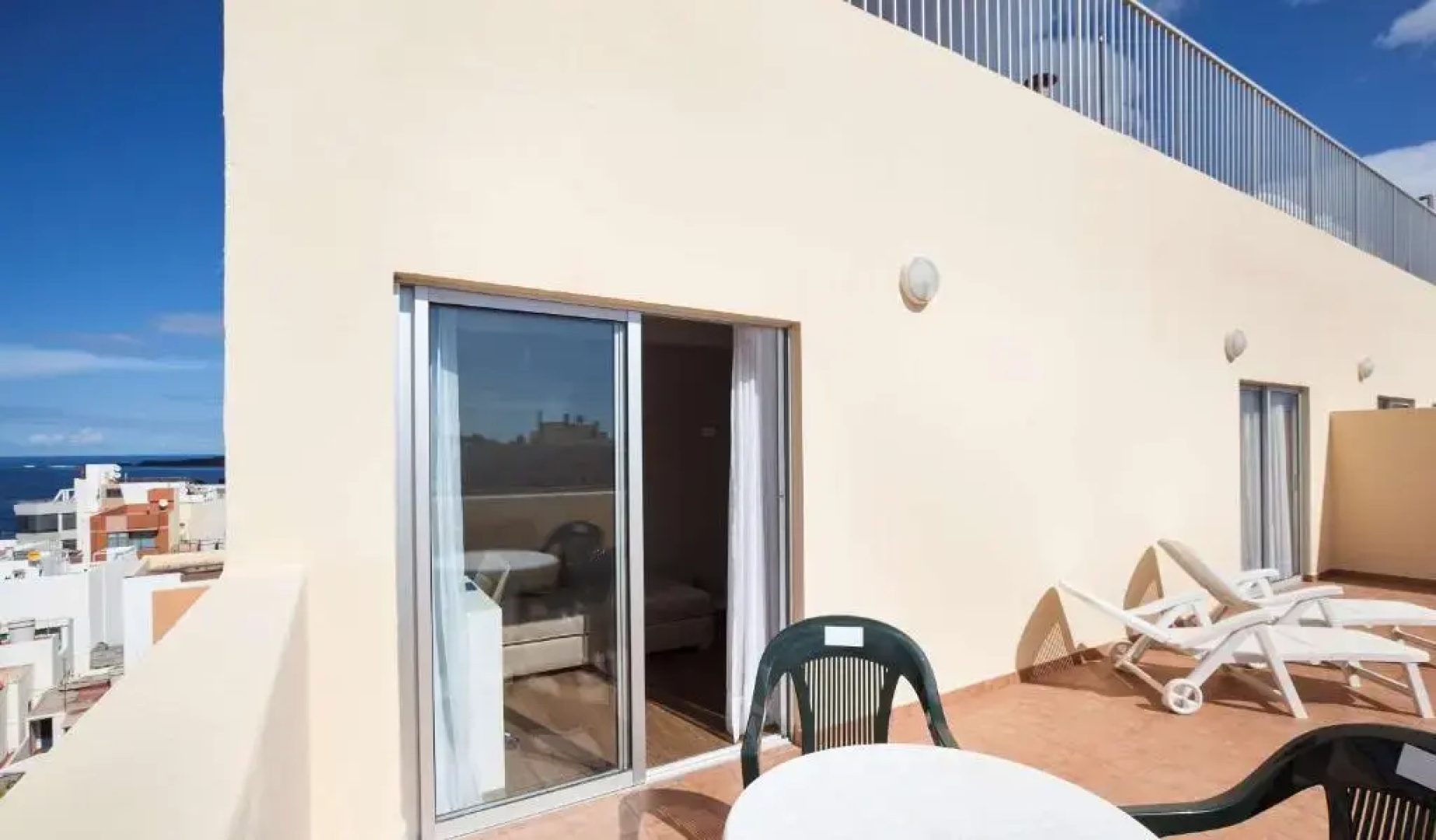 Отель NH Las Palmas Playa las Canteras