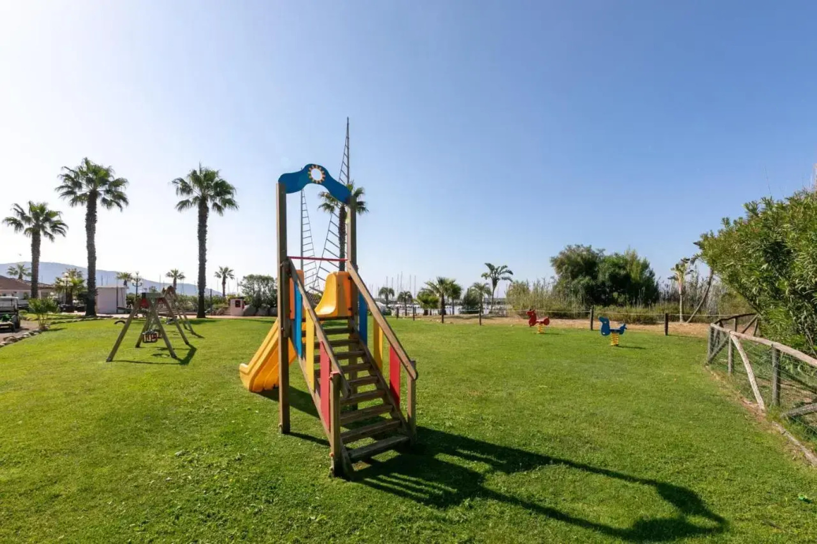 Phi Hotel Sighientu