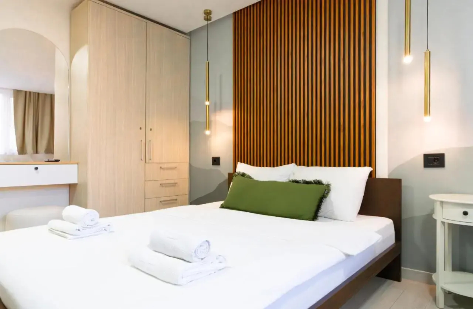 7 Hills Suites