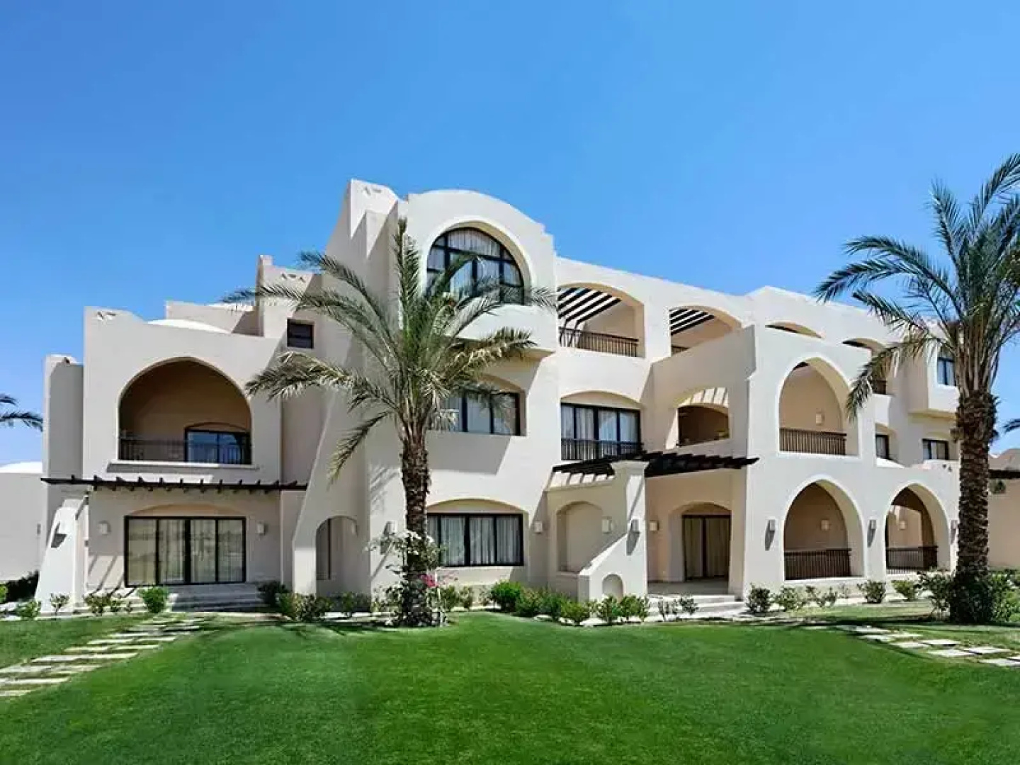 Отель JAZ Neo Saraya Palms