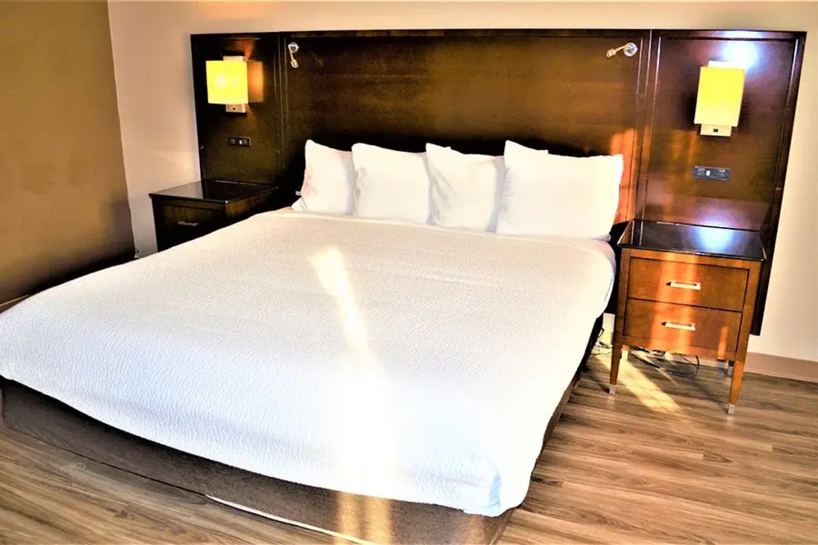 The Ashley Inn & Suites