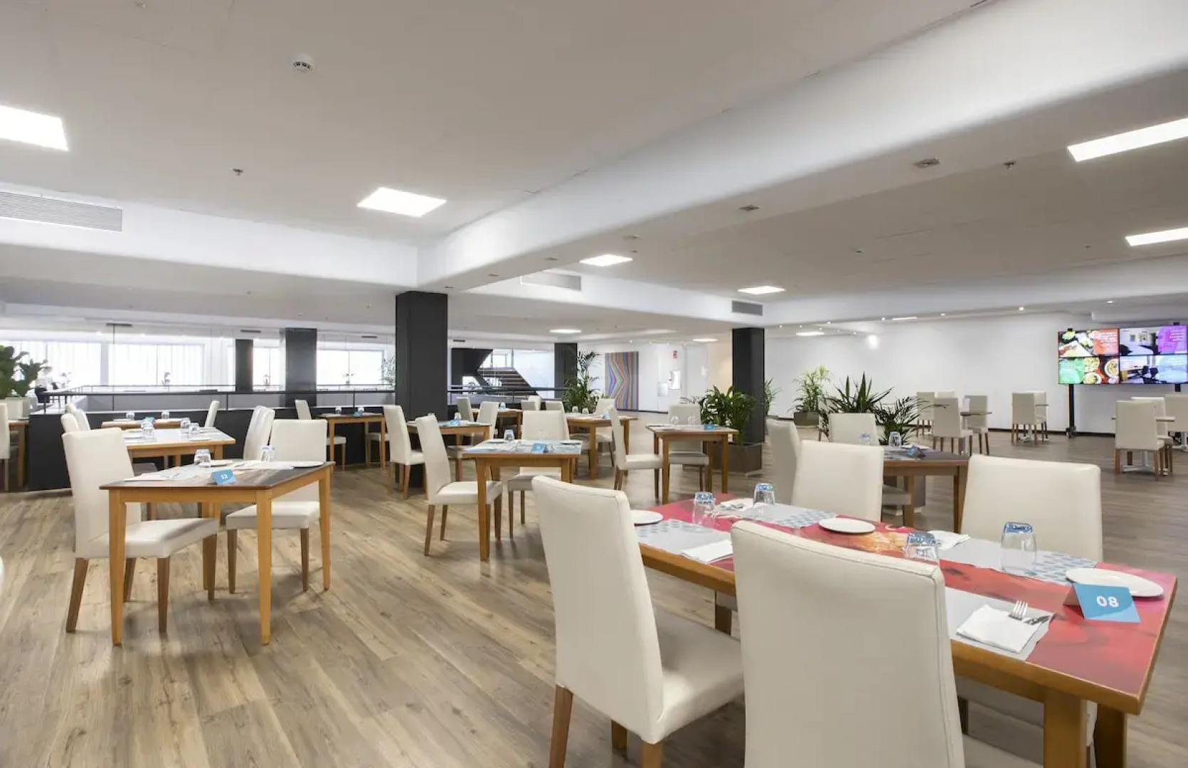 Отель Chamartin The One