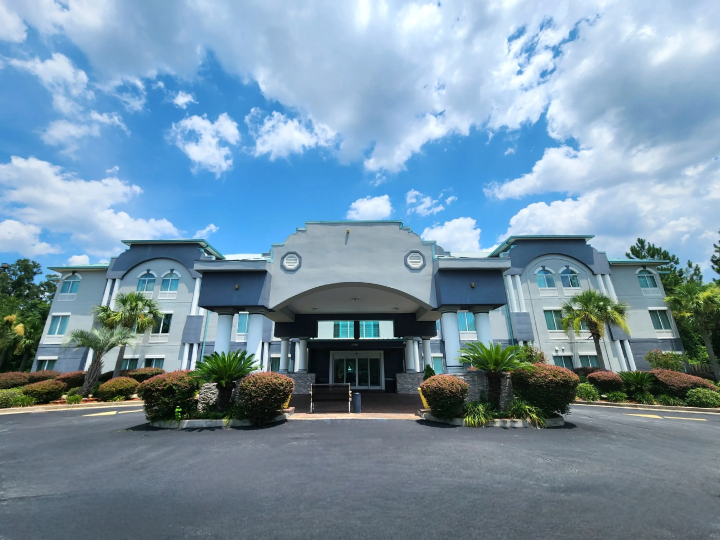 Best Western Plus Blue Angel Inn