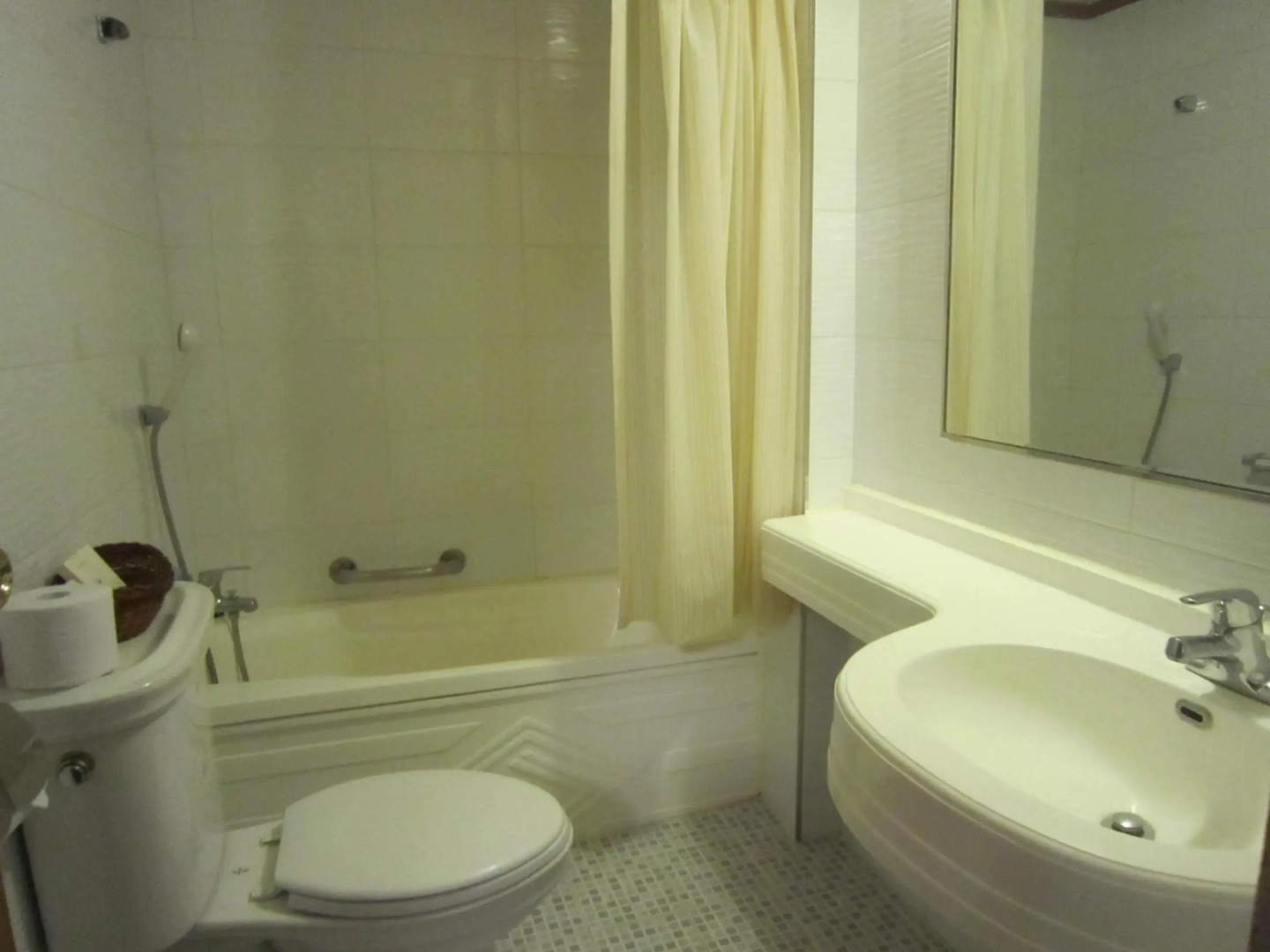 Insadong Crown Hotel