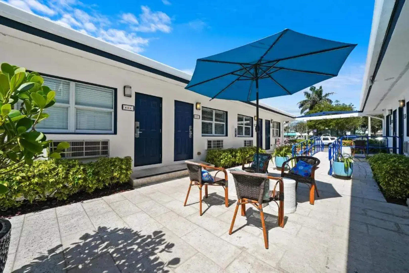 Hollywood Beach Suites
