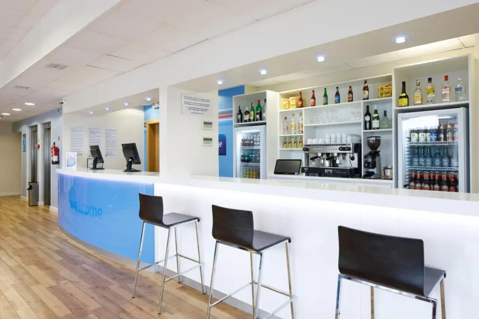 Отель Travelodge Barcelona Fira