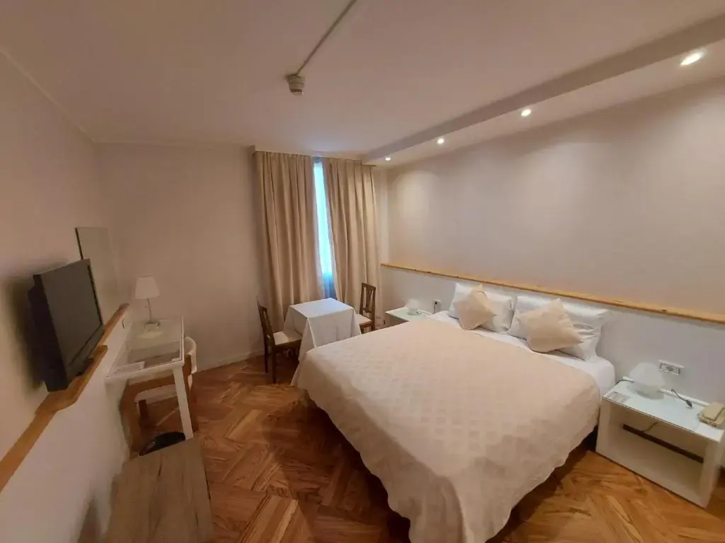 Hotel Posta 77