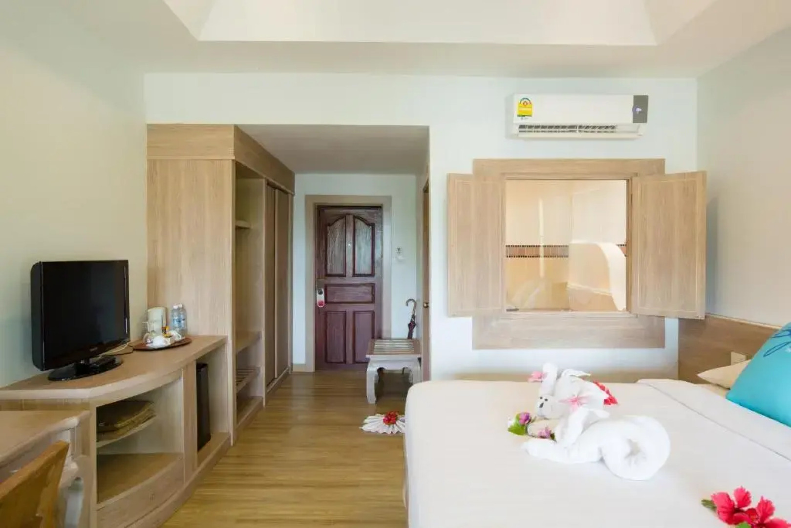 Bayview Resort Phi Phi Island - Beach Front Resort