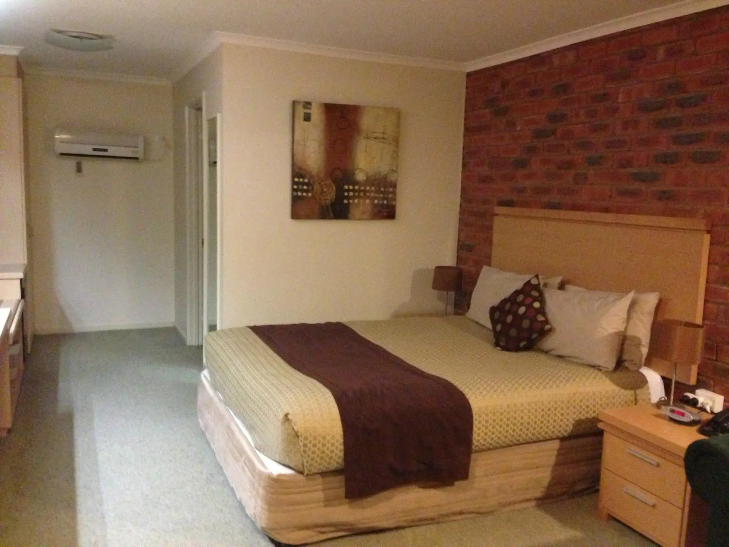 Australian Settlers Motor Inn