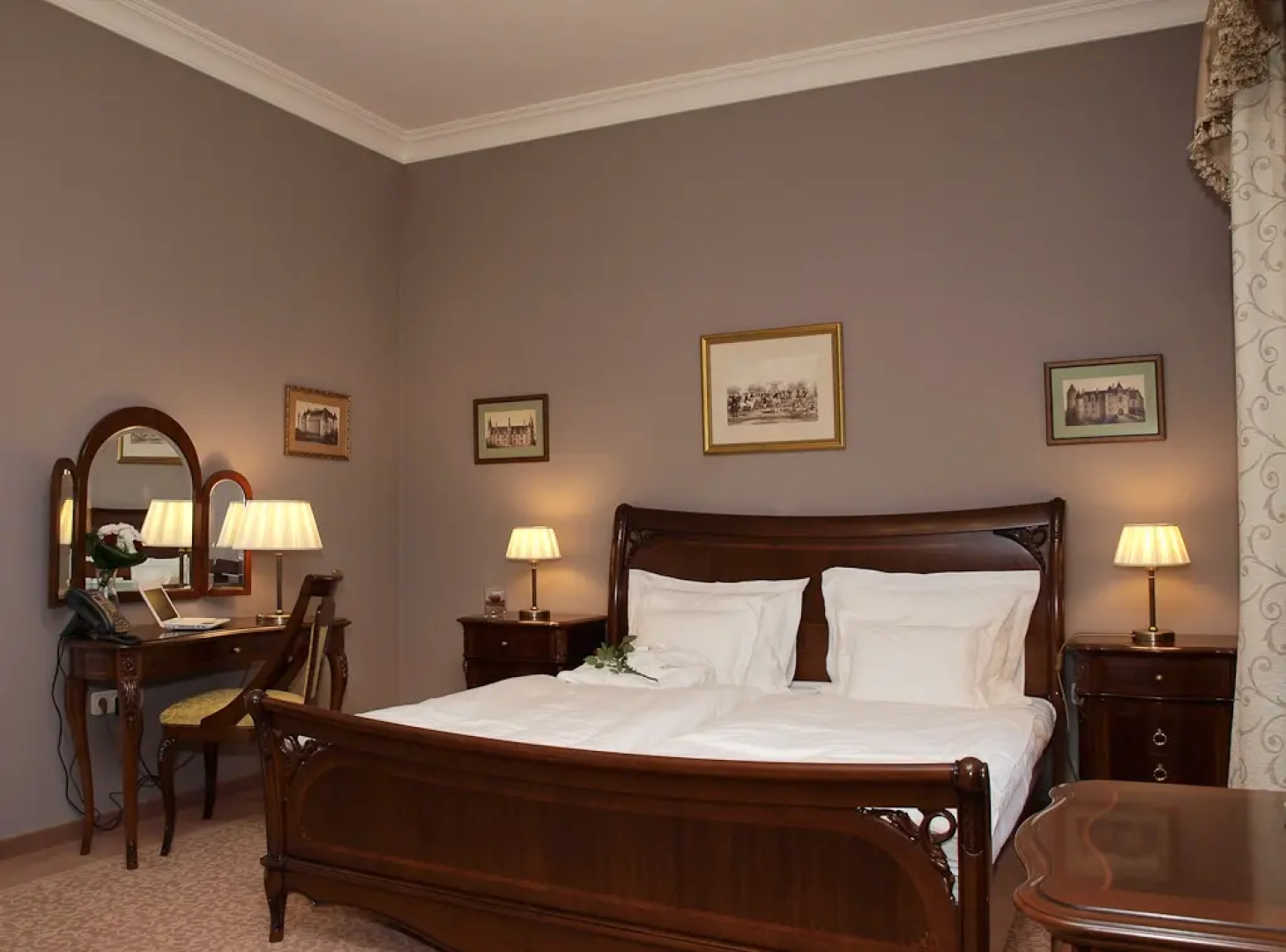 La Contessa Castle Hotel