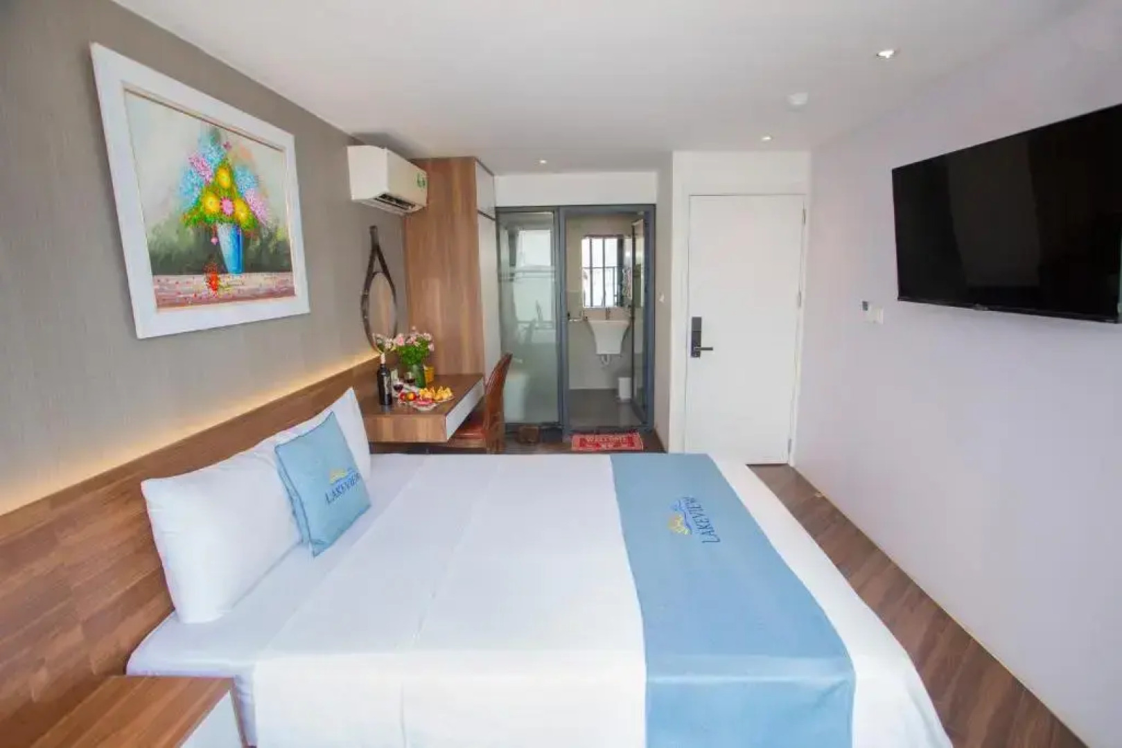 Hanoi Lake View Hotel & Travel