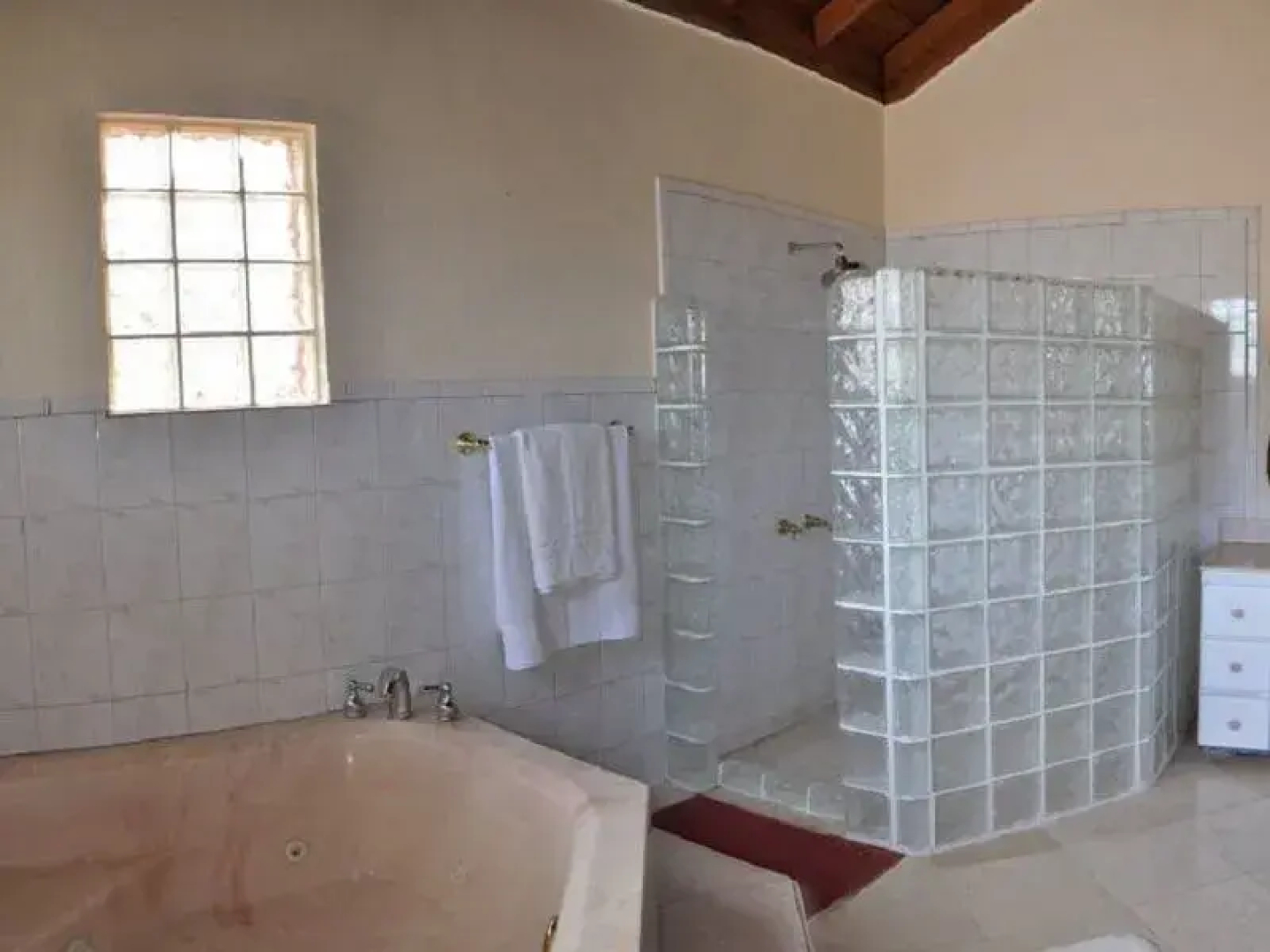 Paradise Majestic Beachfront