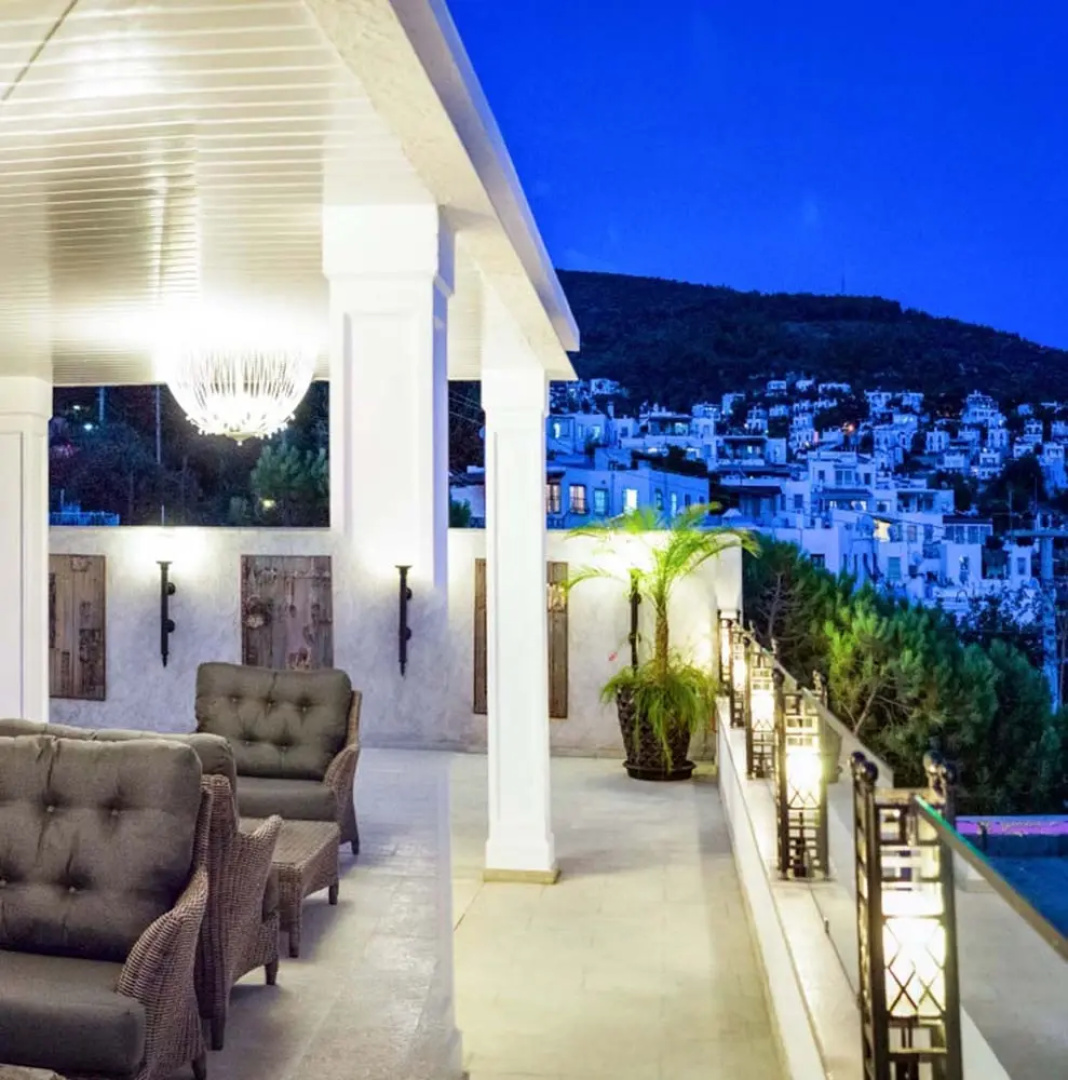 Ena Boutique Hotel & Residences