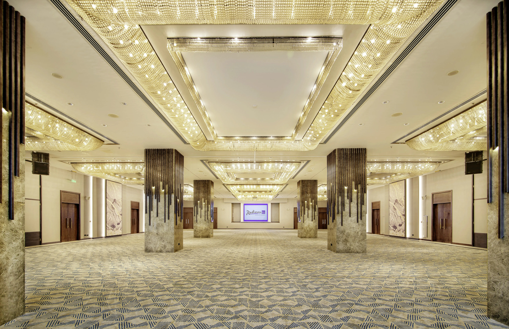 Отель Radisson Blu Hotel & Resort, Abu Dhabi Corniche