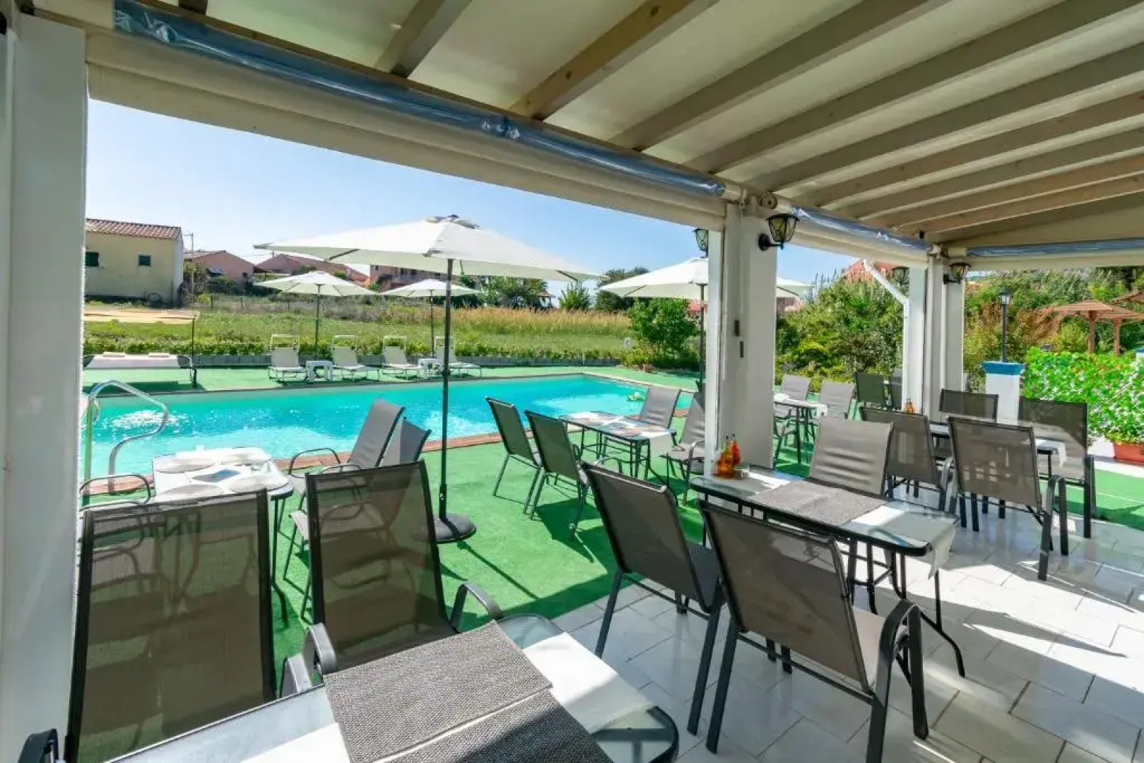 Akis Villa Studios & Apartments with Pool