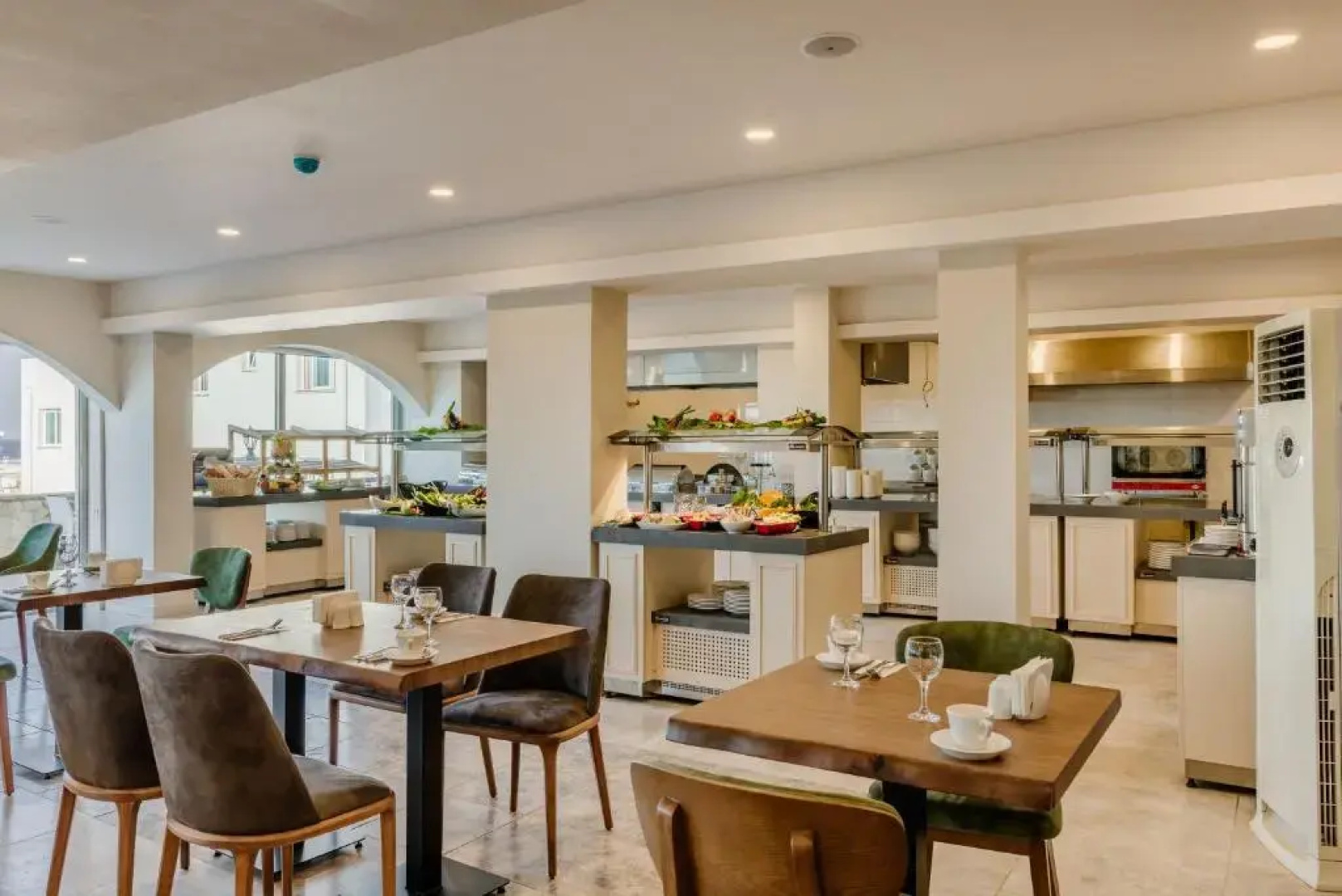 Olivia Palm Hotel