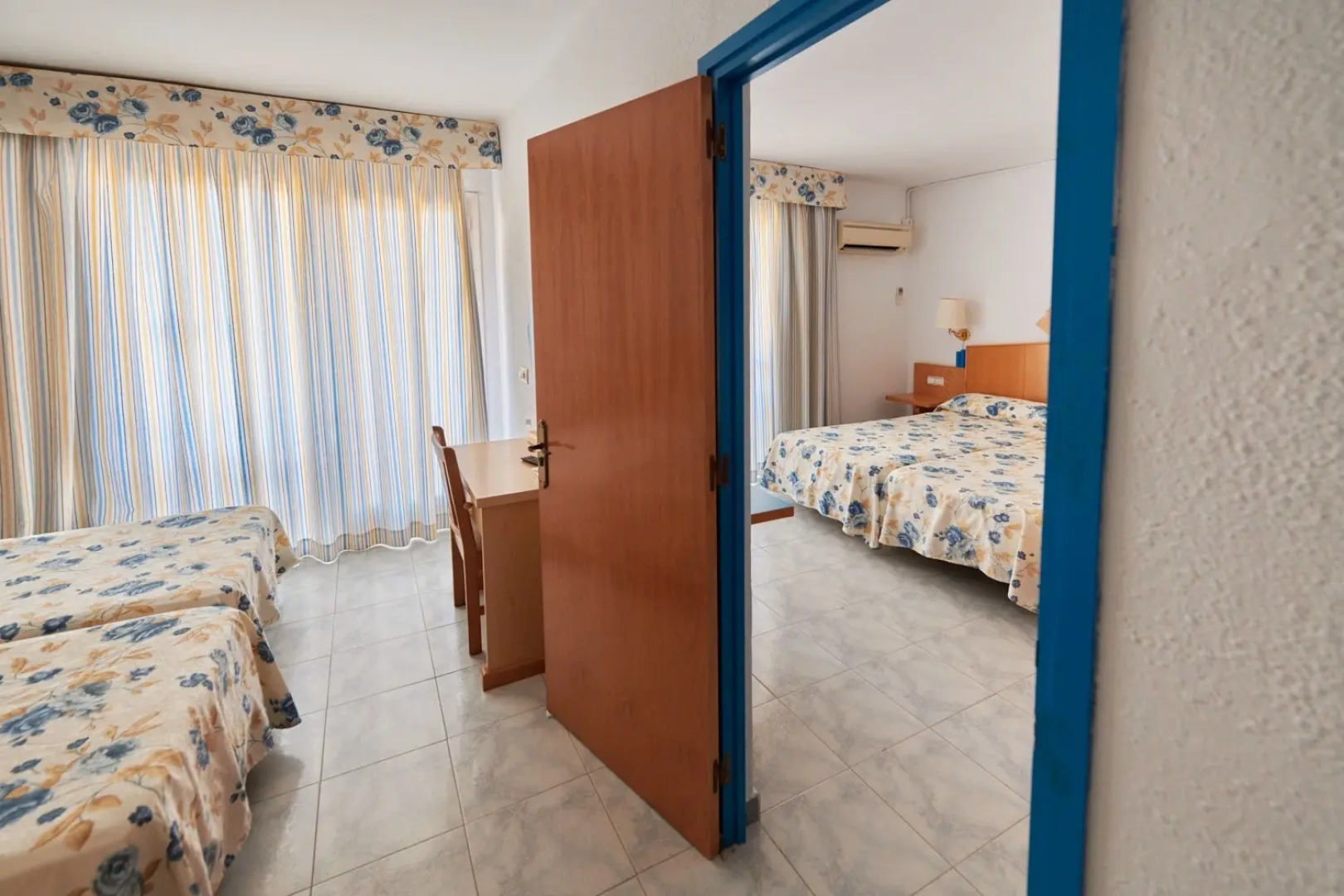 Отель Checkin Blanes