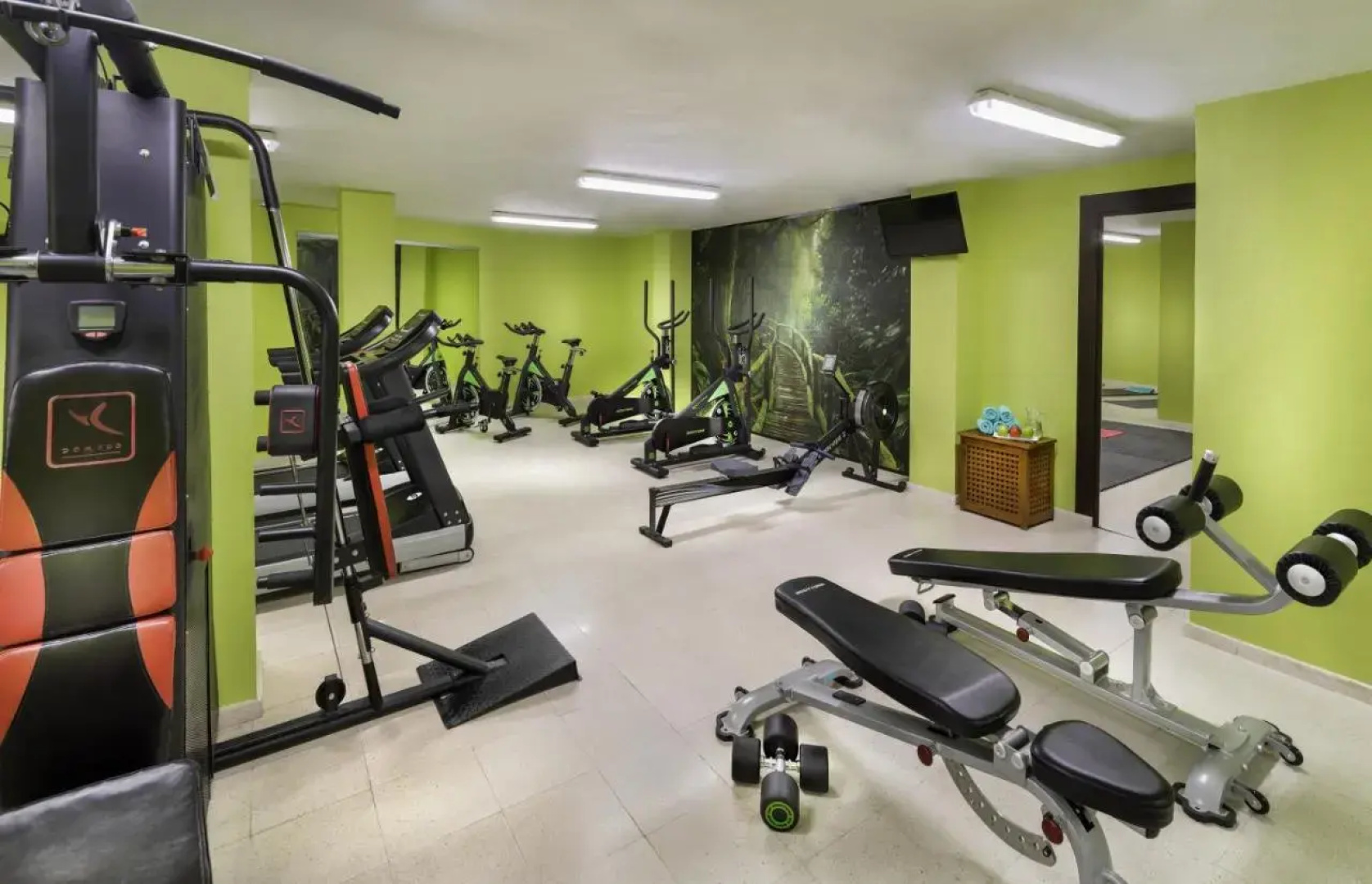 Regency Country Club, Apartments Suites