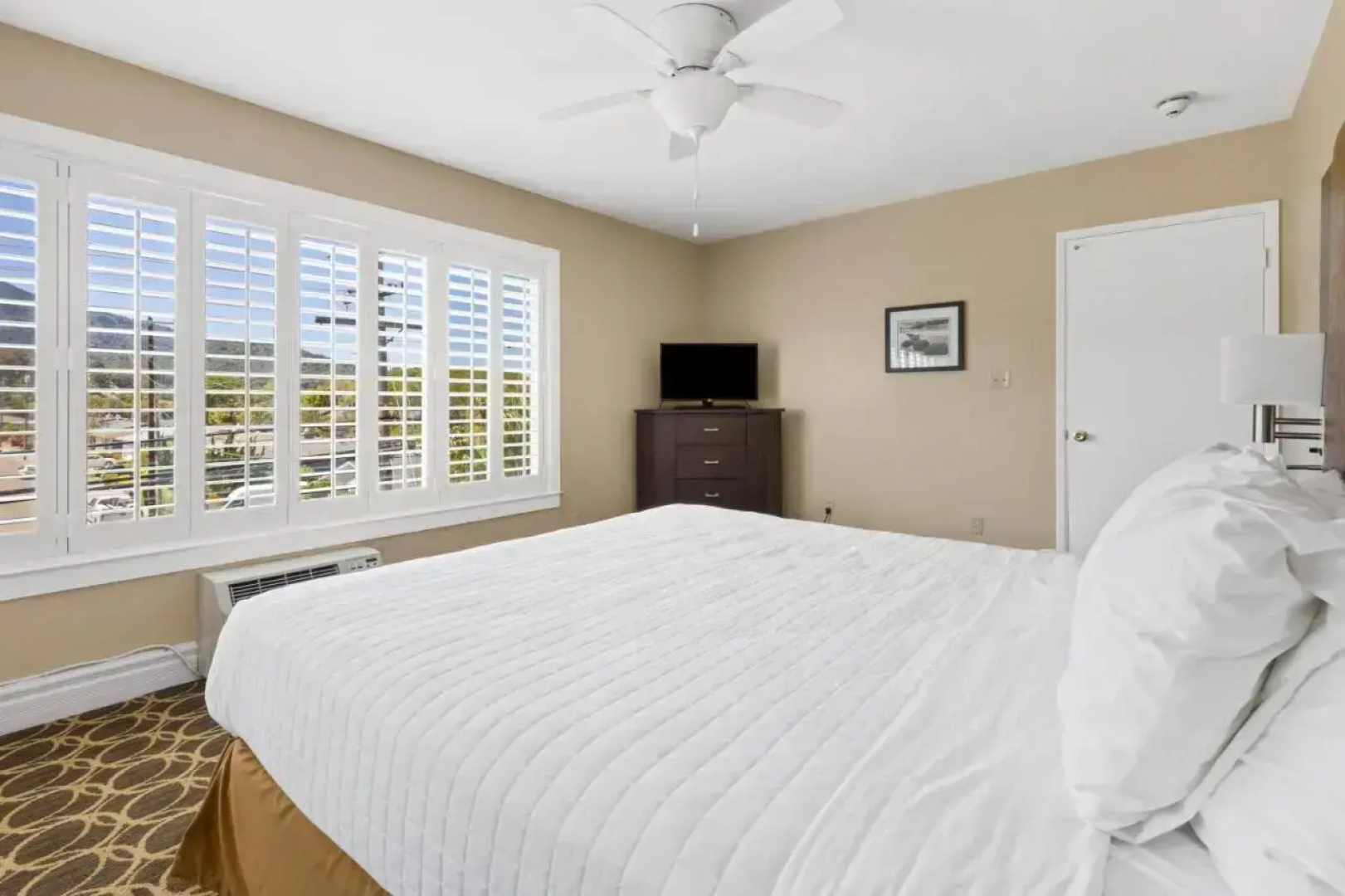 Marin Suites Hotel