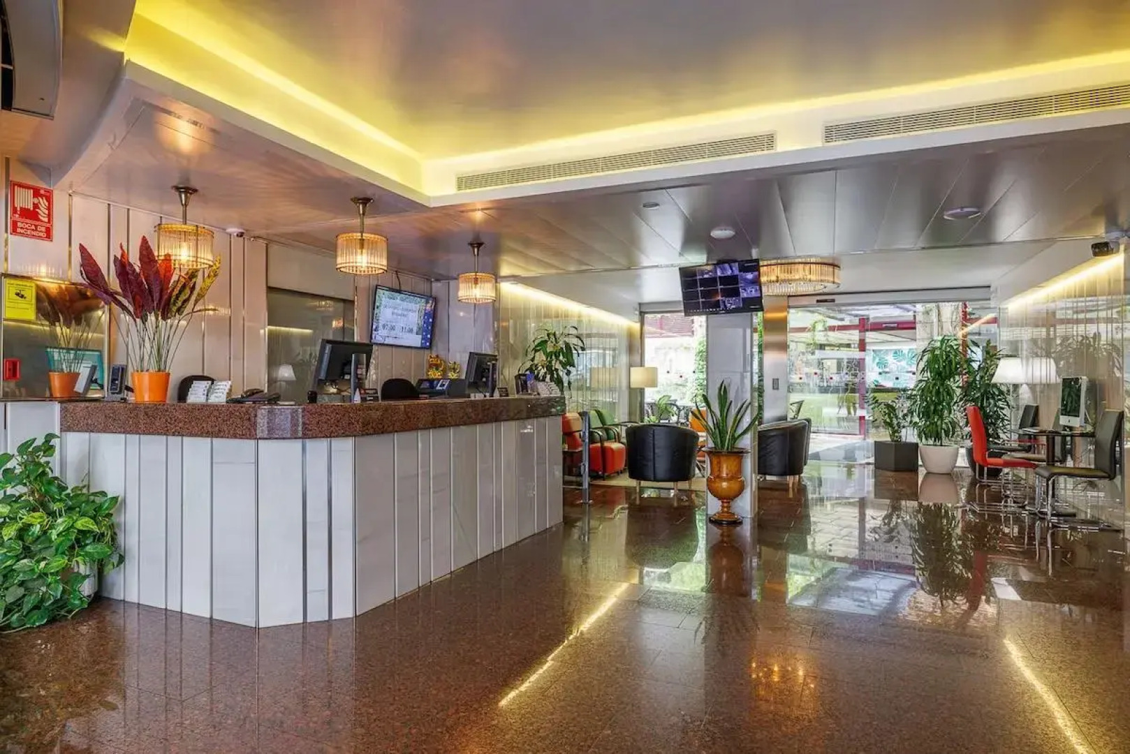 Отель Ronda Lesseps