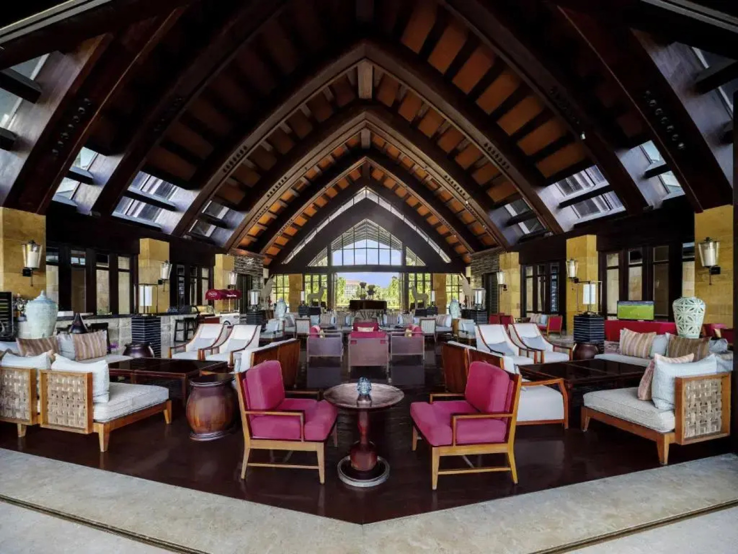 Pullman Oceanview Sanya Bay Resort & Spa