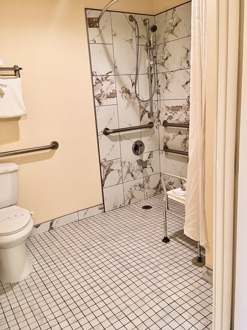 Lighthouse Suites Inn