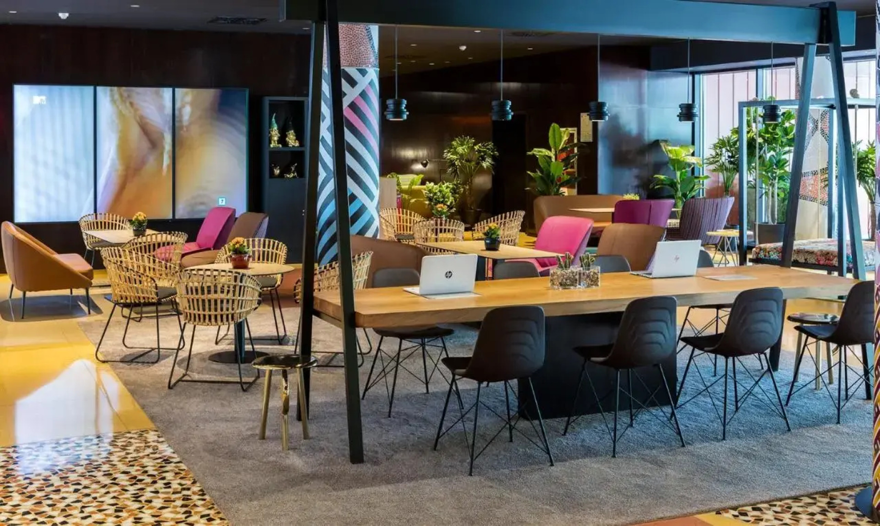 Отель Novotel Barcelona Cornella