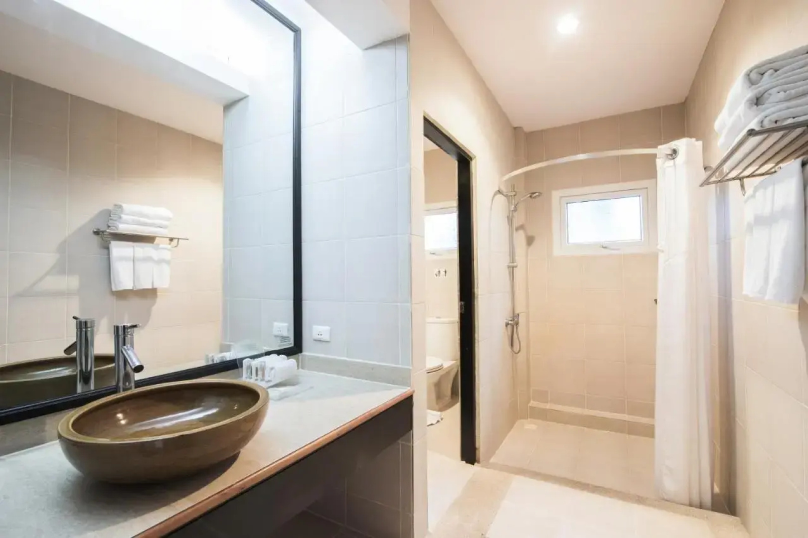 Phi Phi Holiday Resort – SHA Extra Plus