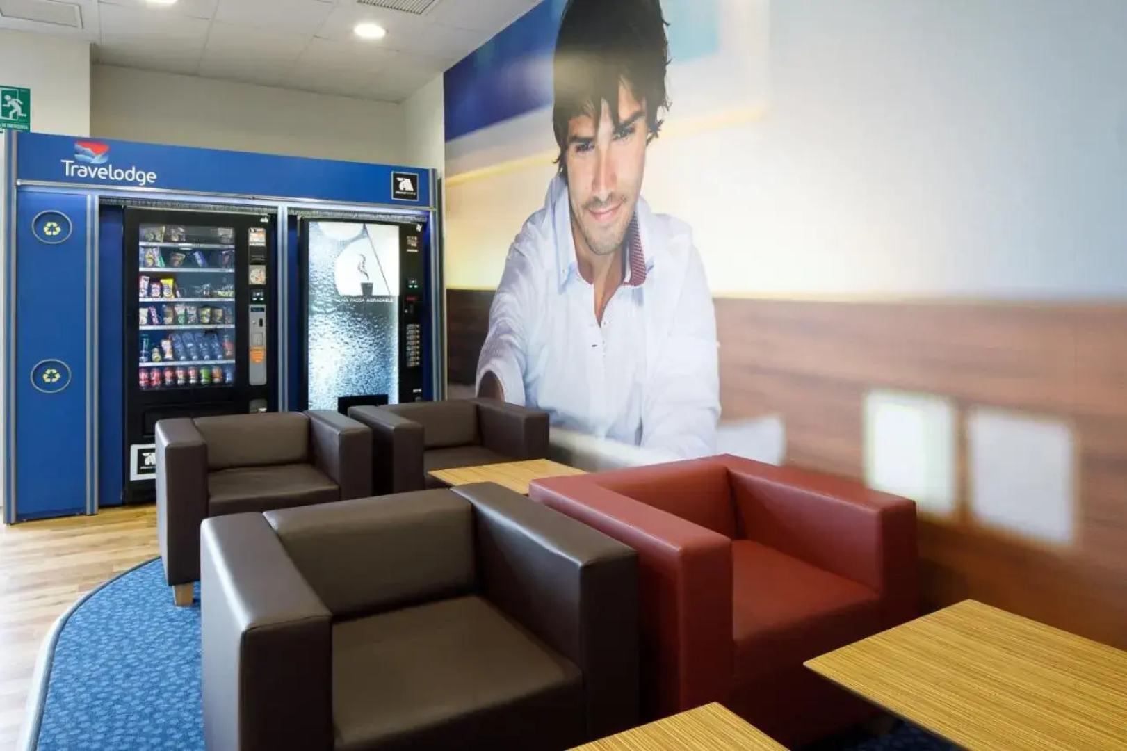 Отель Travelodge Barcelona Fira