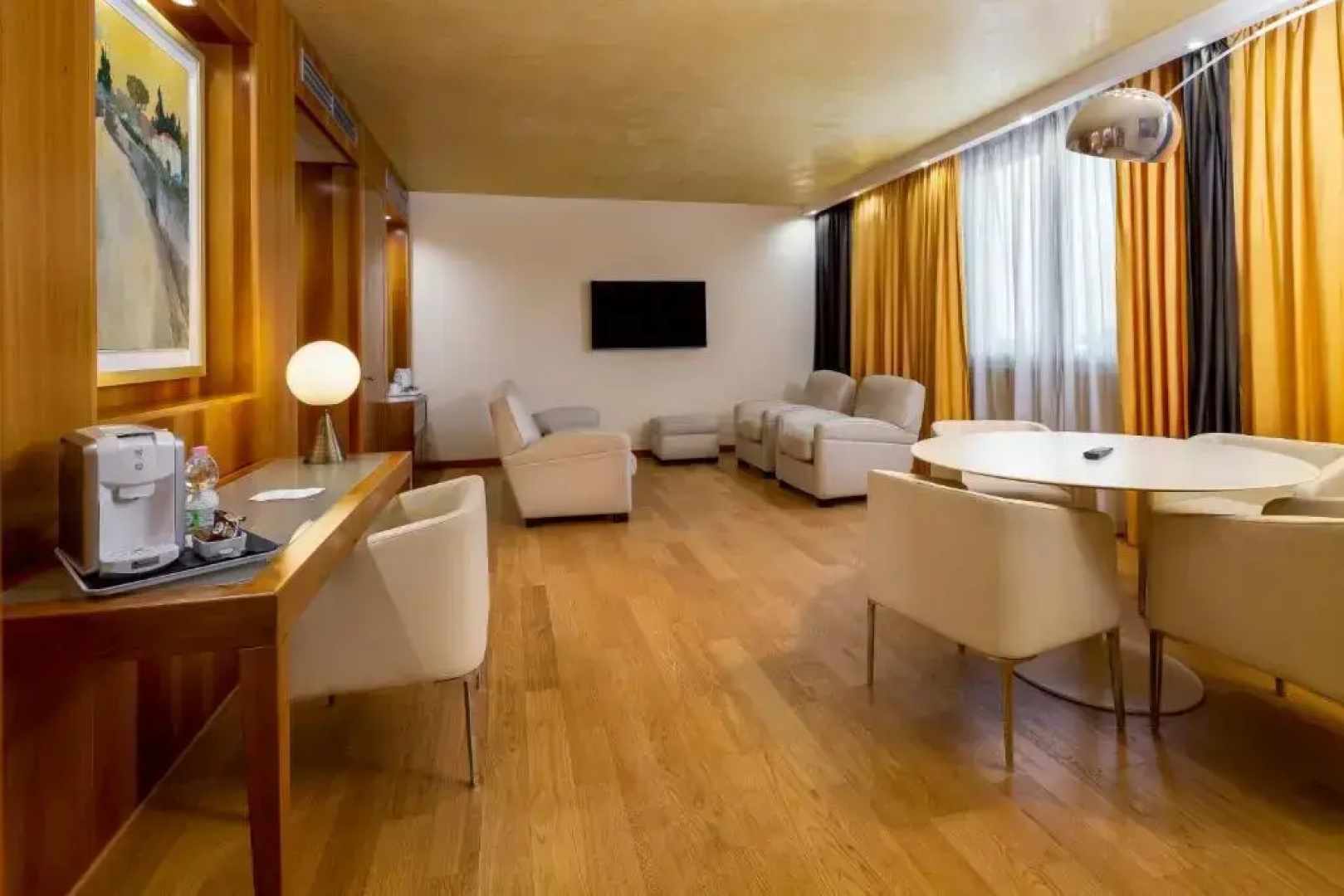 Отель Crowne Plaza Padova by IHG