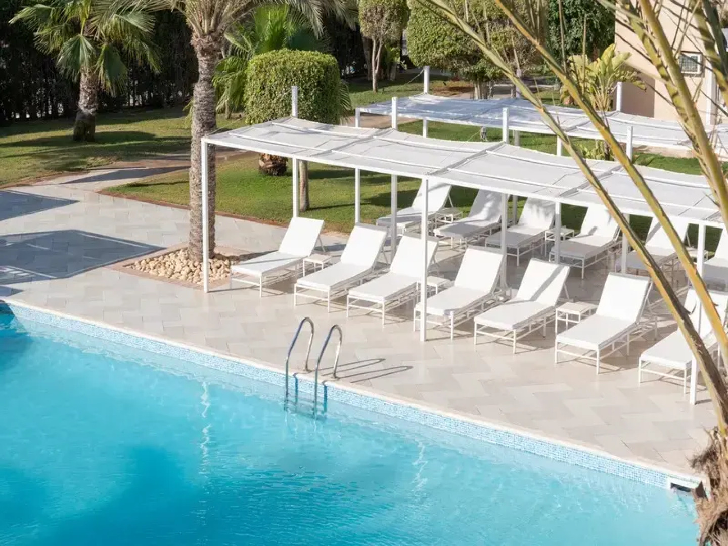 Отель JAZ Neo Almazino, Almaza Bay