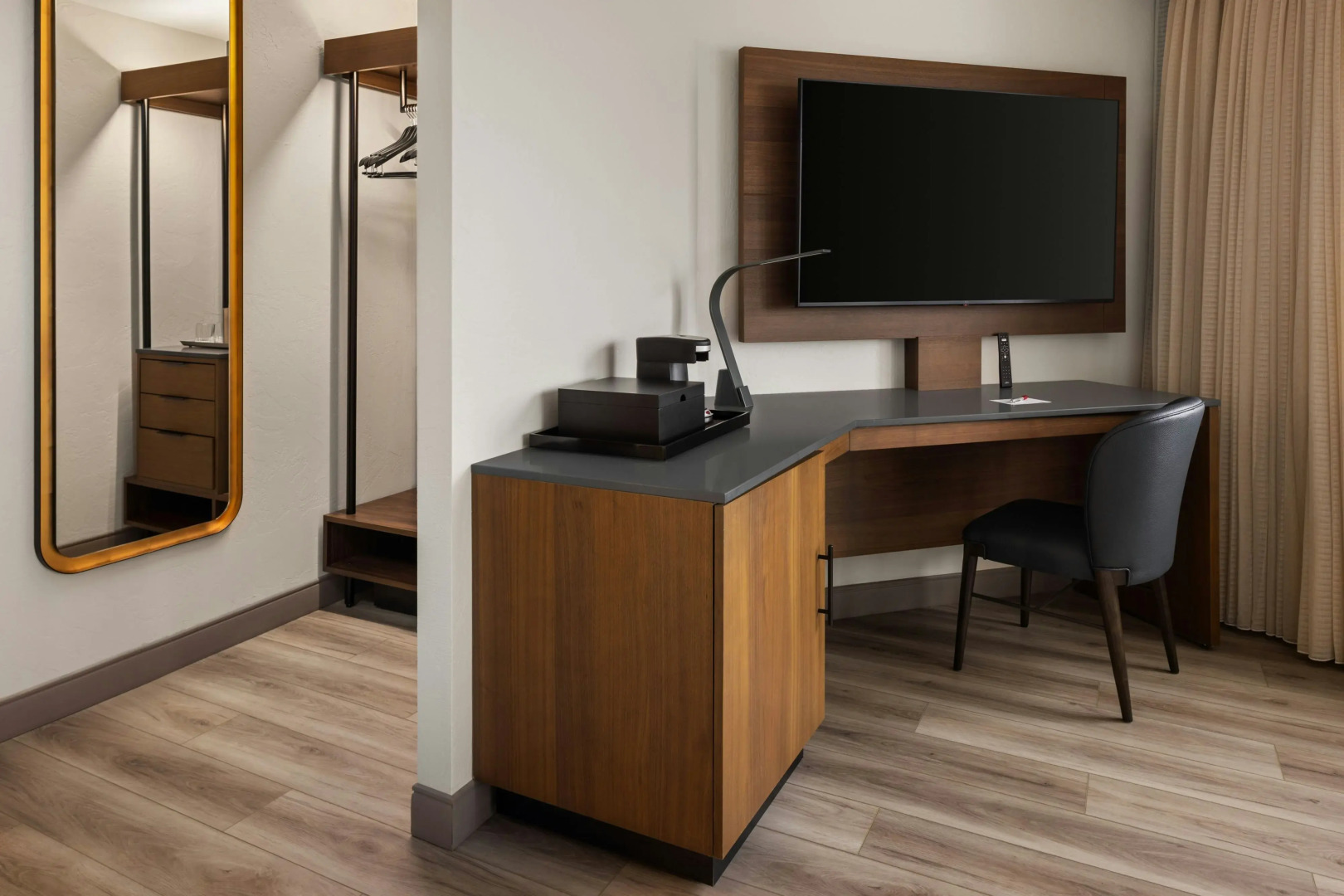 Oshkosh Marriott Waterfront Hotel & Convention Center