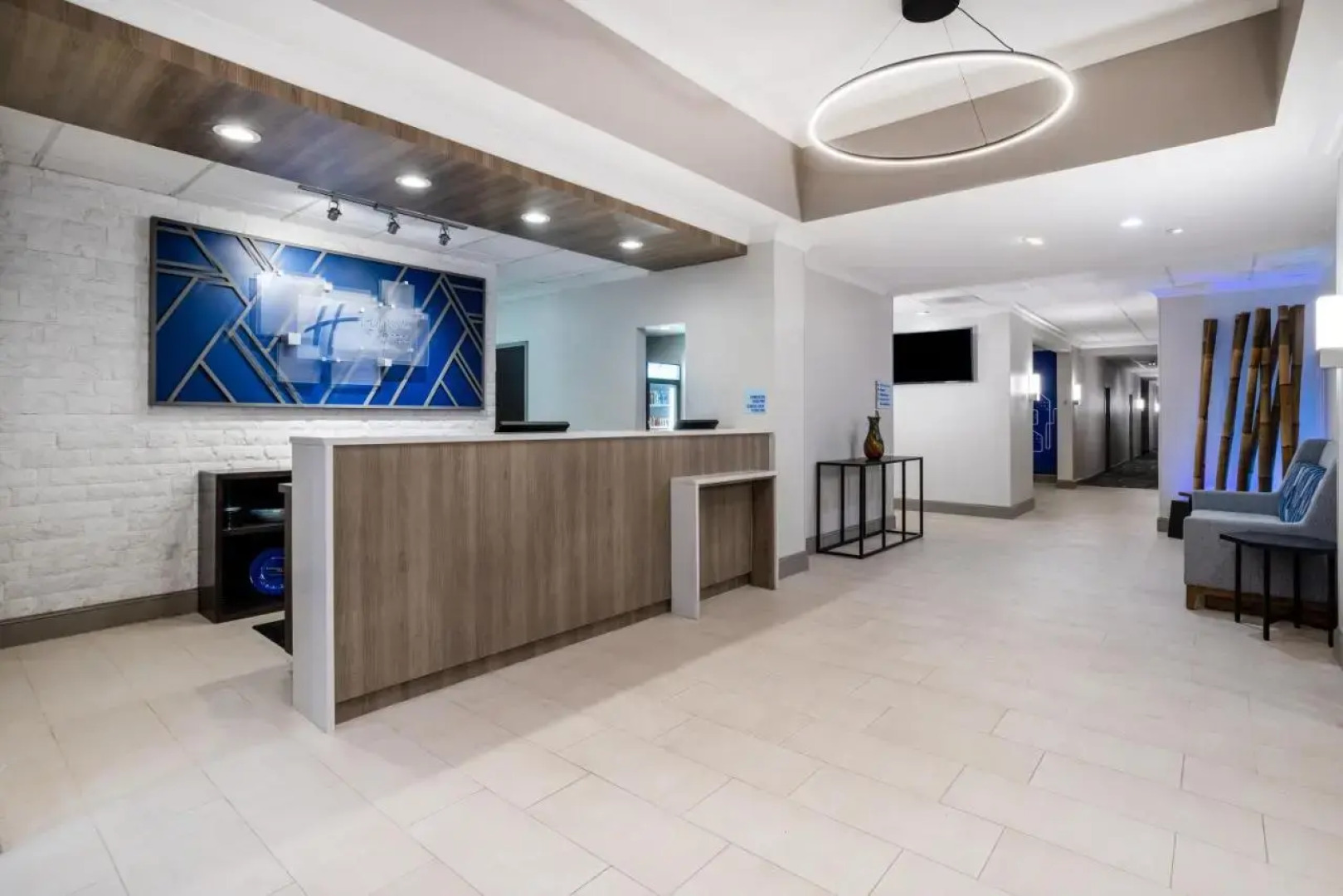 Holiday Inn Express Hotel & Suites New Tampa I-75 by IHG