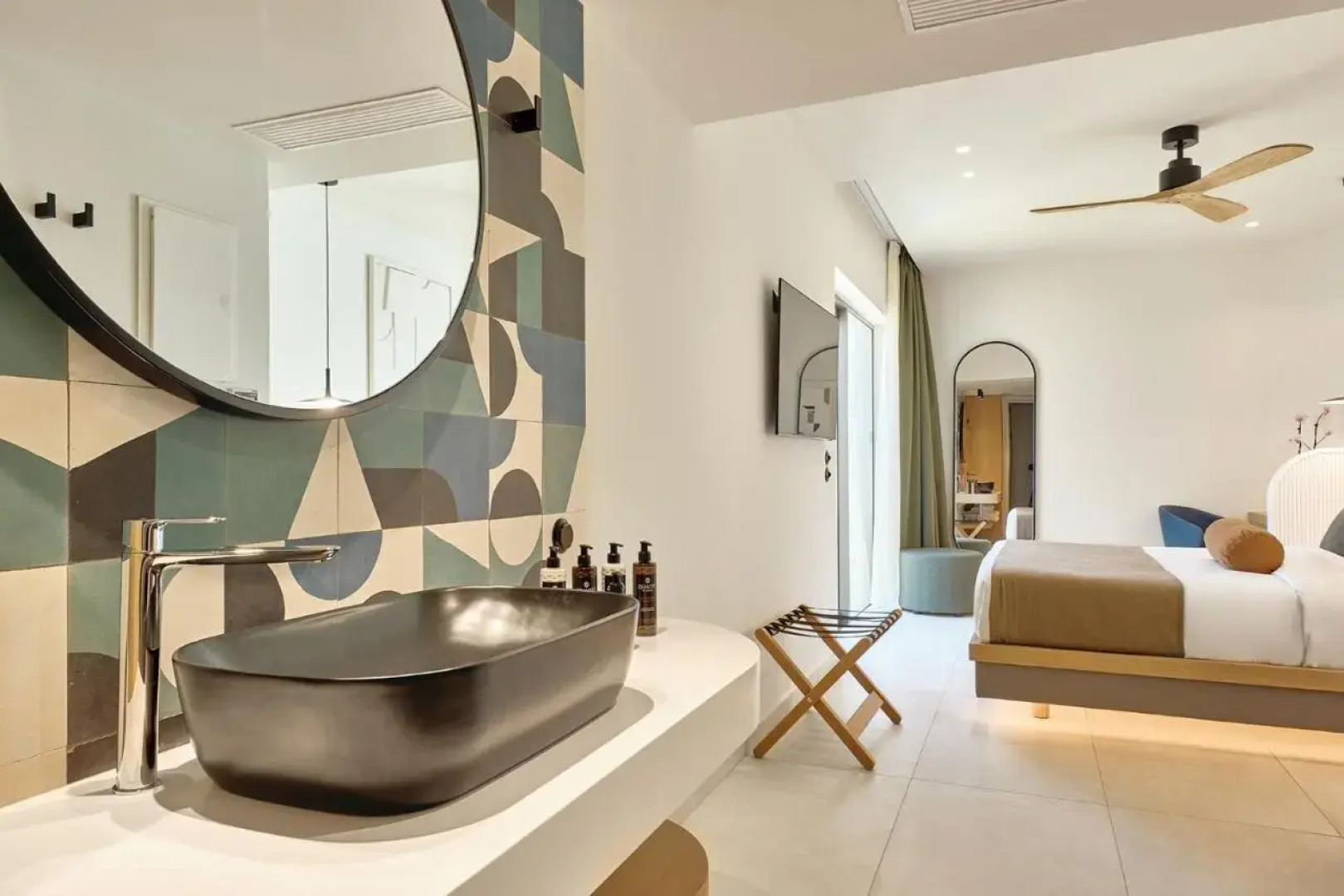 Paralos Kosta Alímia