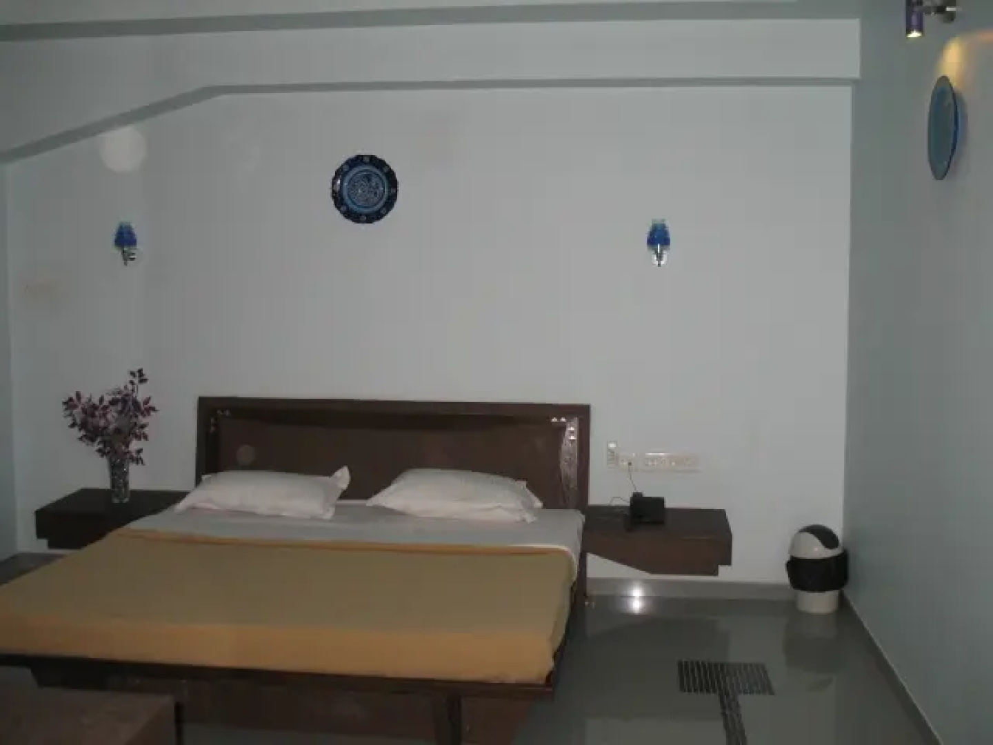 Vora Corporate Inn