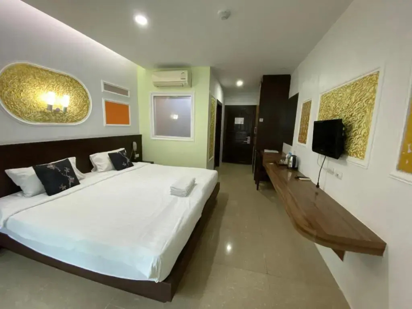 77 Patong Hotel & Spa