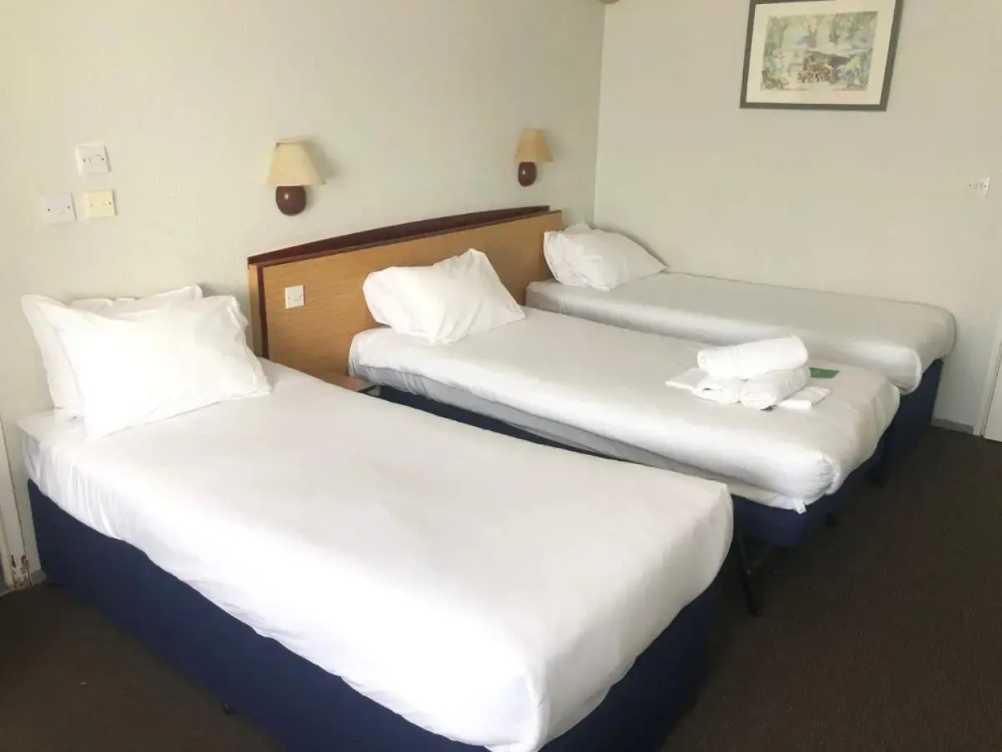 Отель Travelodge Liverpool Central Queens Dock and Arena